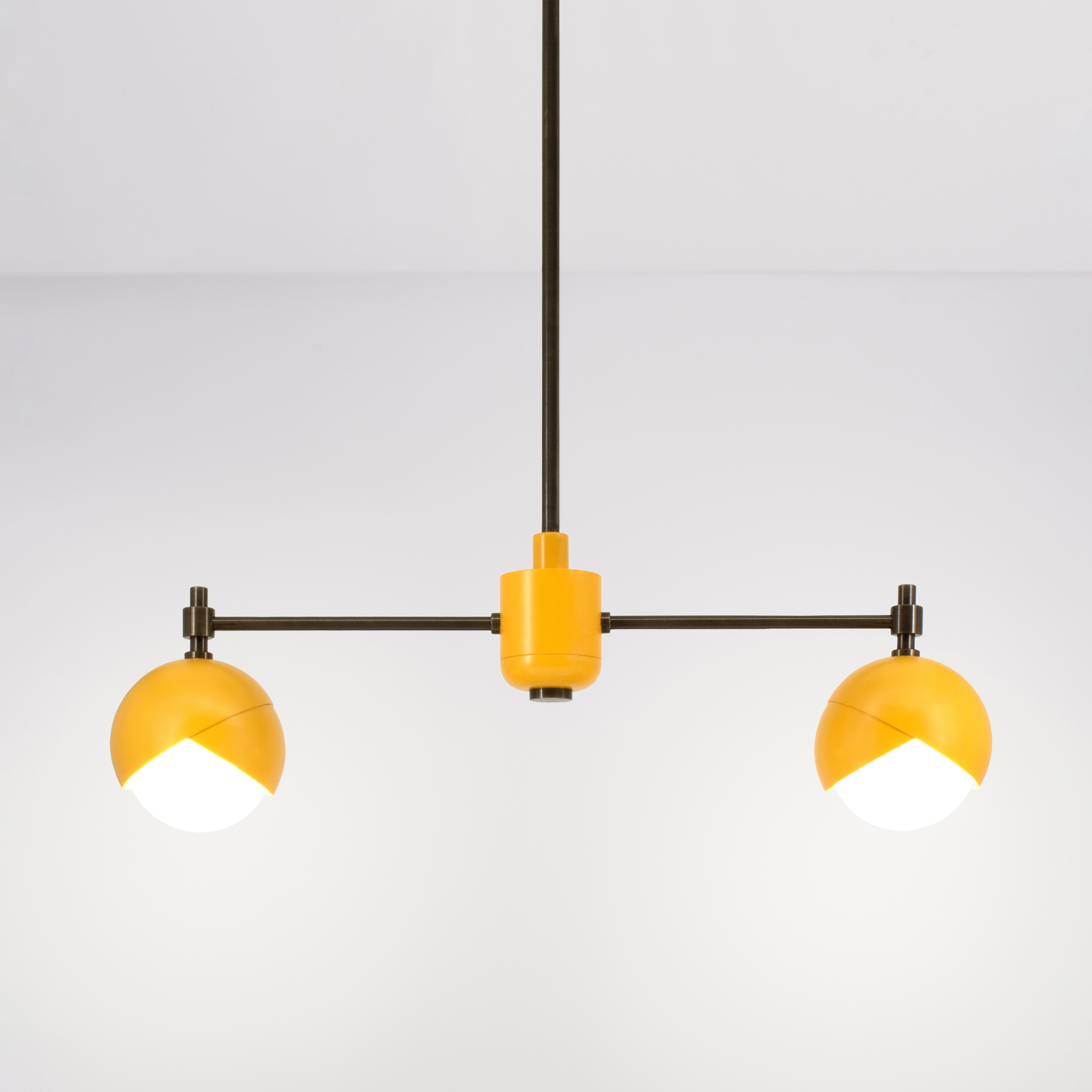 Produkt Benedict | 2 Light Chandelier (Canaray / Blackened brass) des Herstellers Trella anzeigen