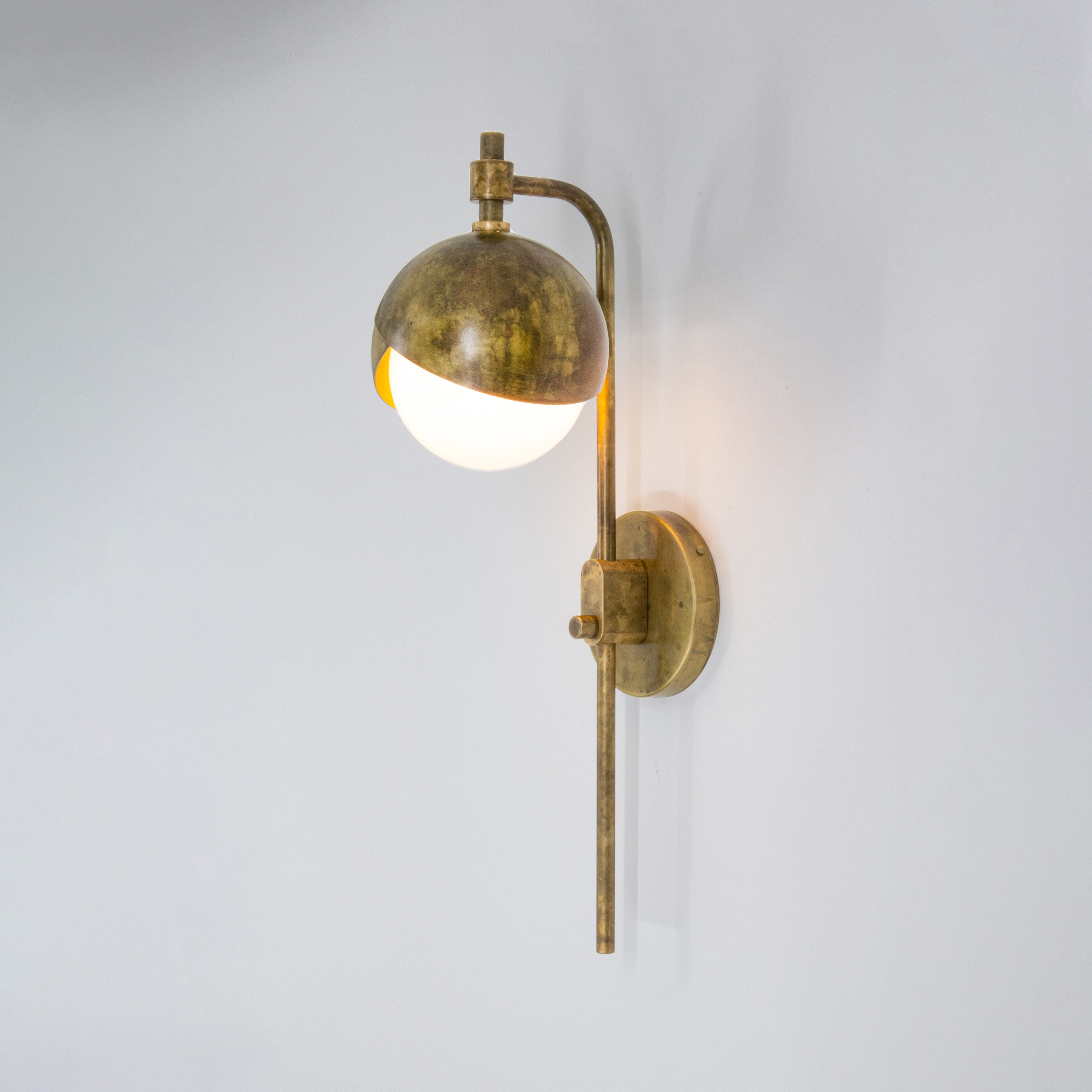 Produkt Benedict | Drop Sconce (Antique brass) des Herstellers Trella anzeigen