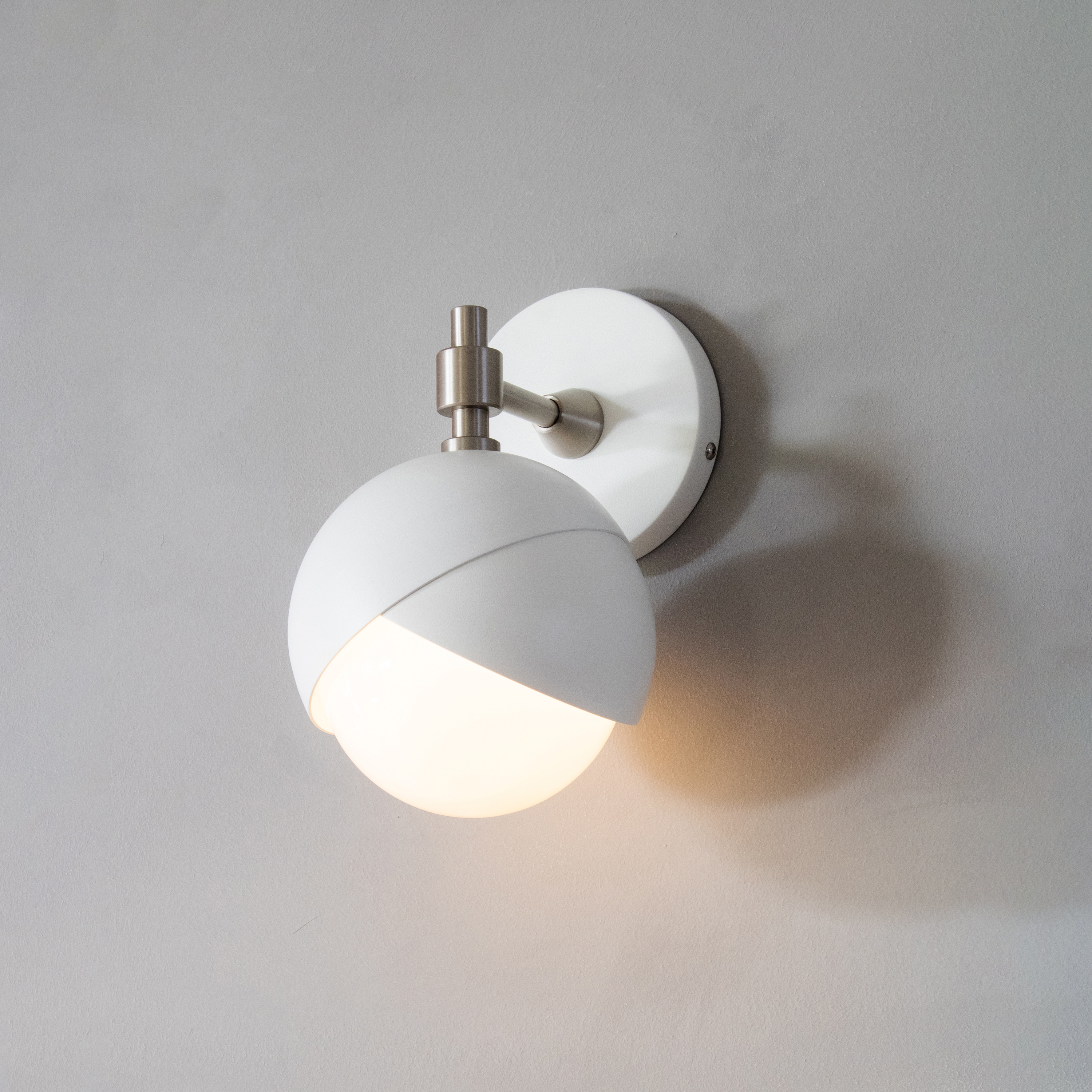 Benedict | Simple Sconce (White / Satin Nickel)