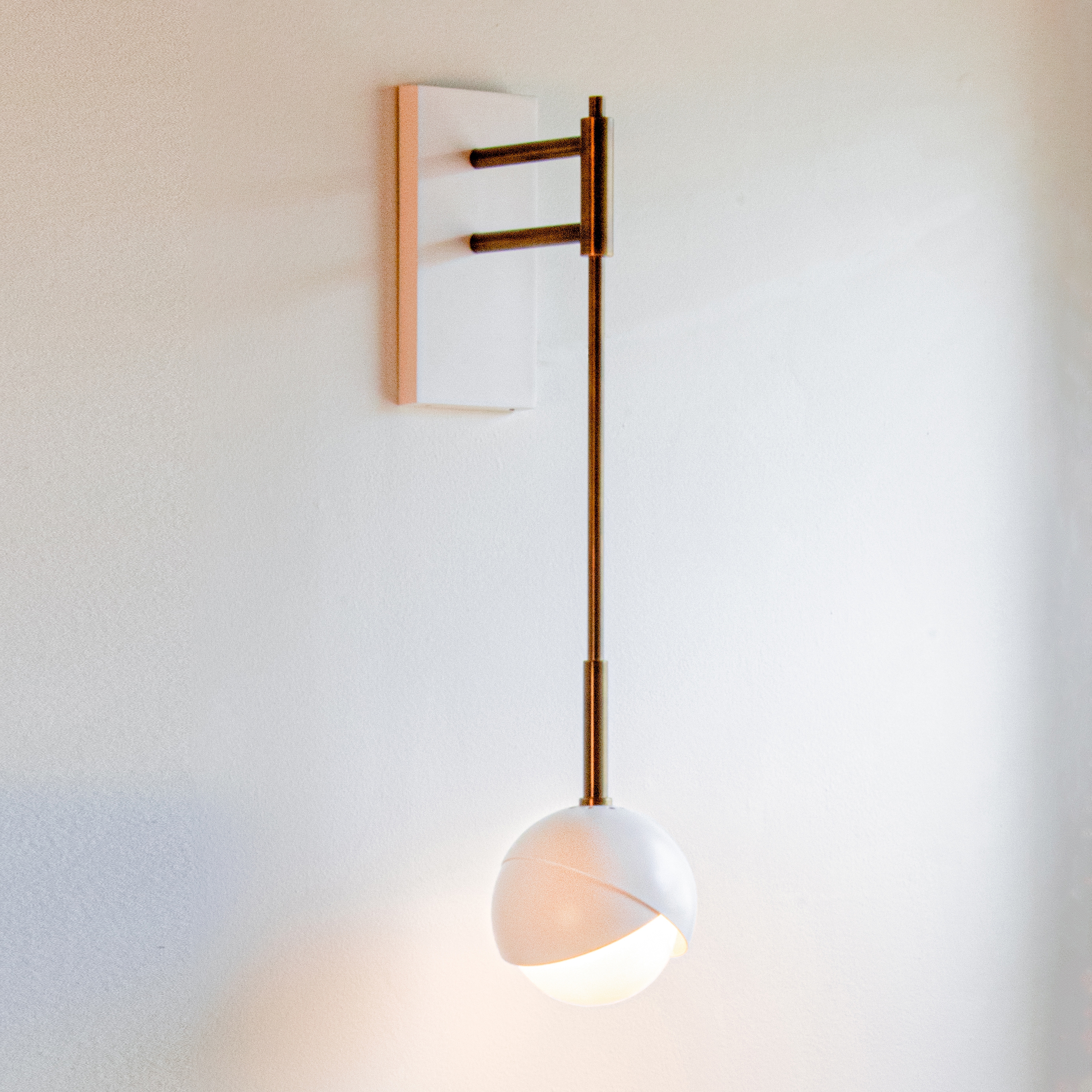 Benedict | Truss Sconce (Eggshell / Blonde patina)