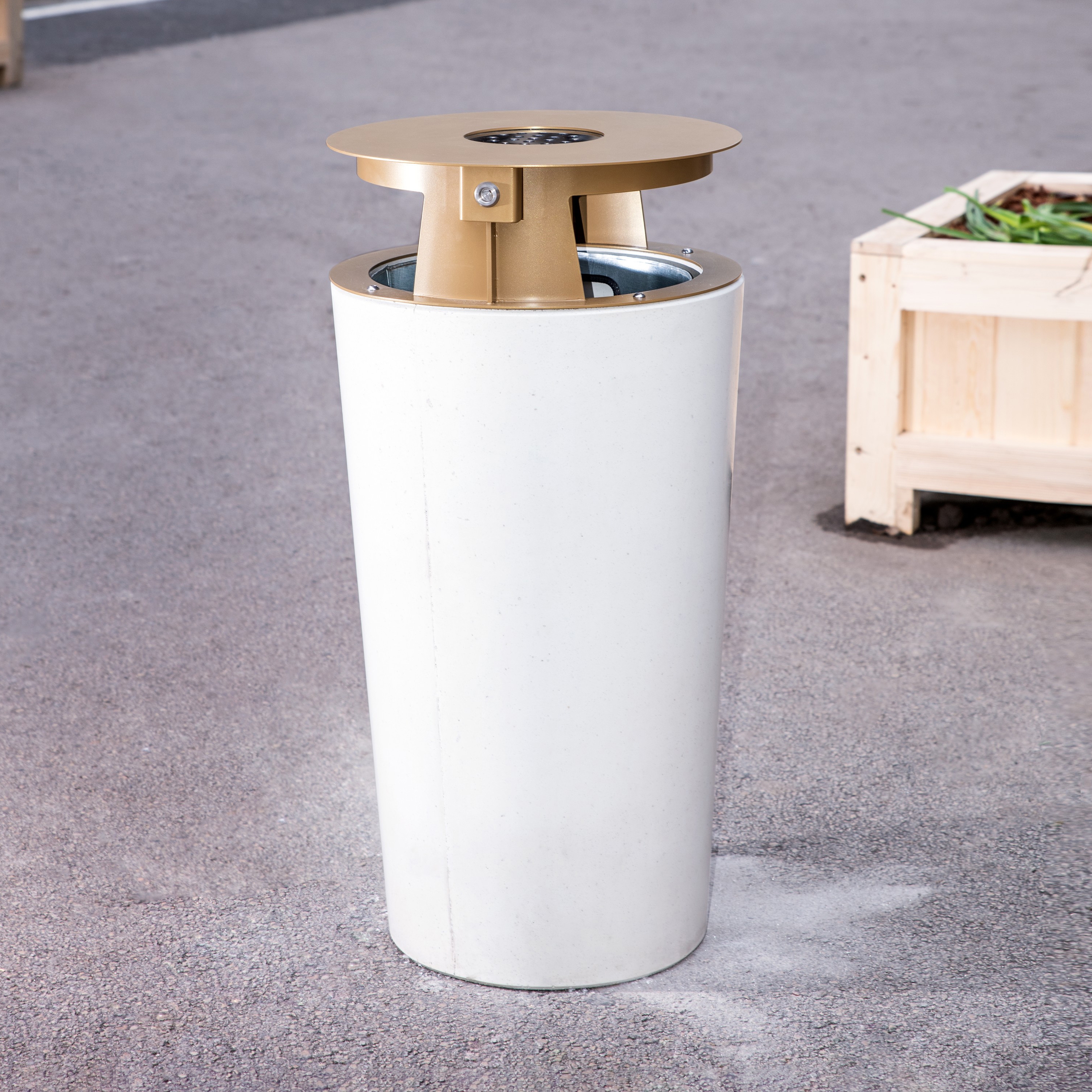 Mostra il prodotto Binn | 45l Concrete Waste Bin del produttore VPI Concrete