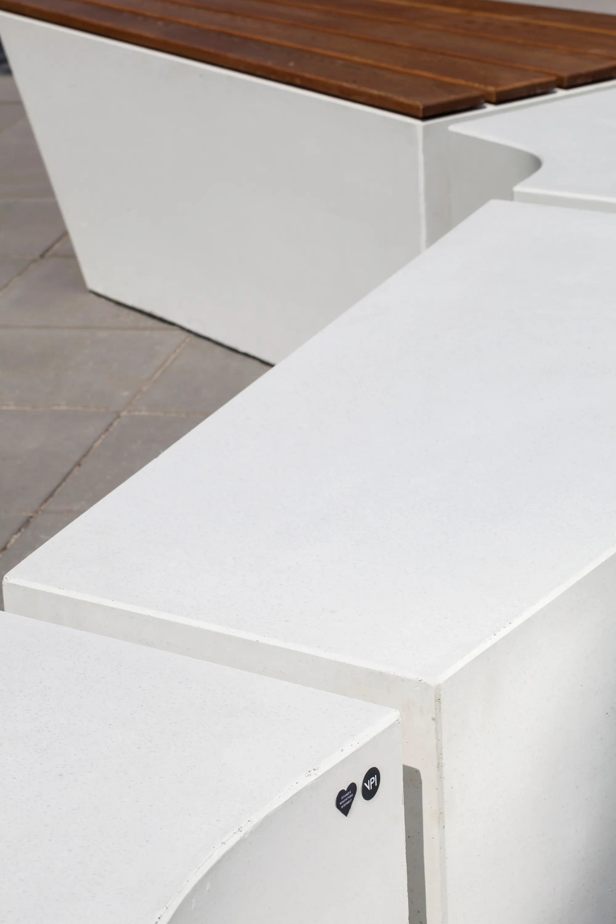 CROMA | CONCRETE BENCH SYSTEM WITH WOODEN SEATING - Benches from