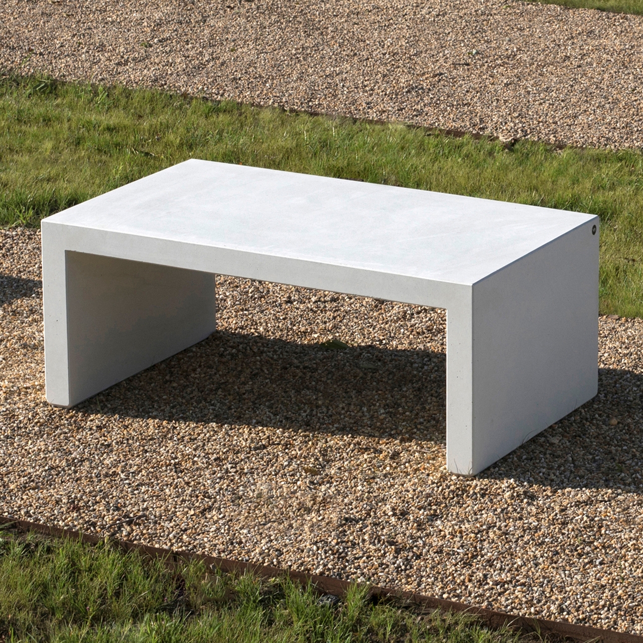 Display product Liner | Concrete Bench from manufacturer VPI Concrete
