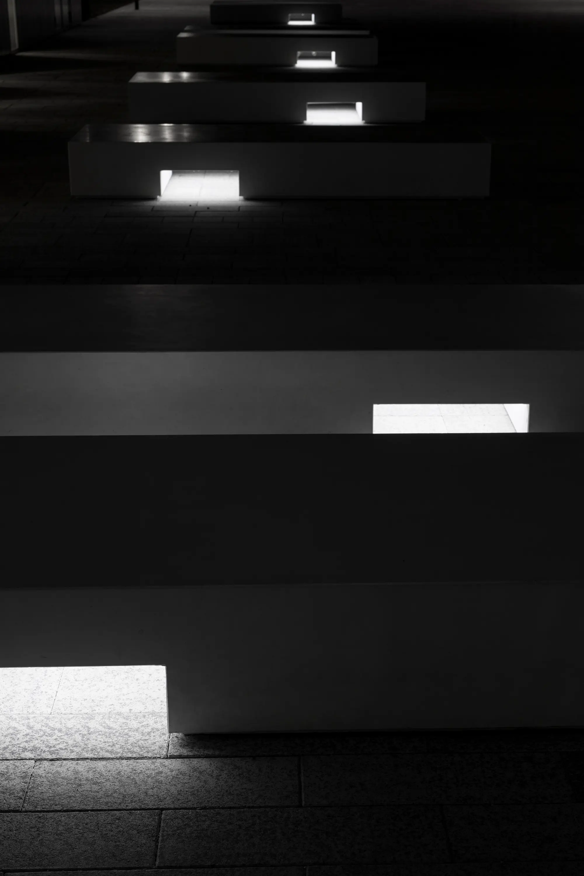 VPI Concrete - Ludy | Concrete Bench with Lighting