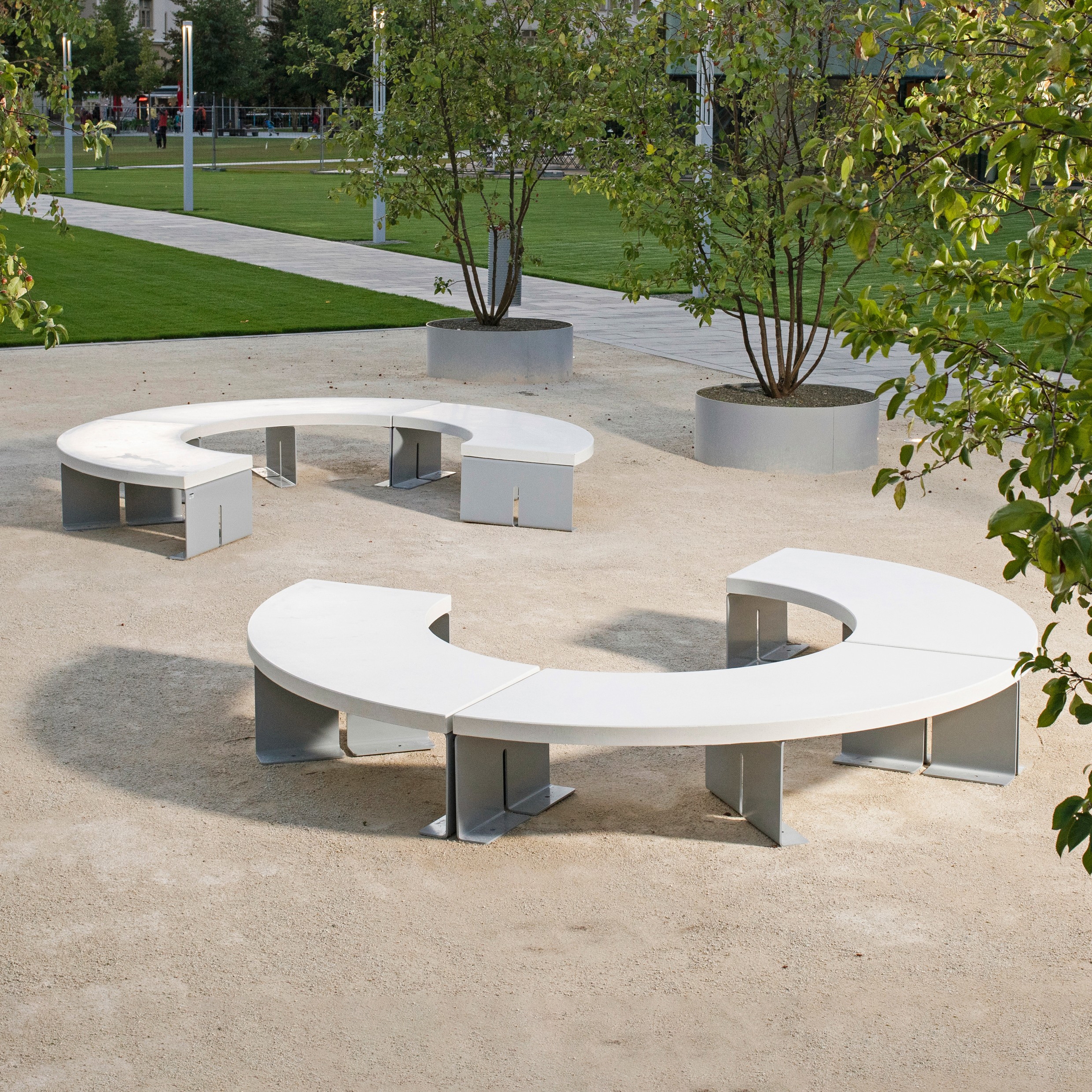 Display product Rundo | Concrete and Steel Bench from manufacturer VPI Concrete