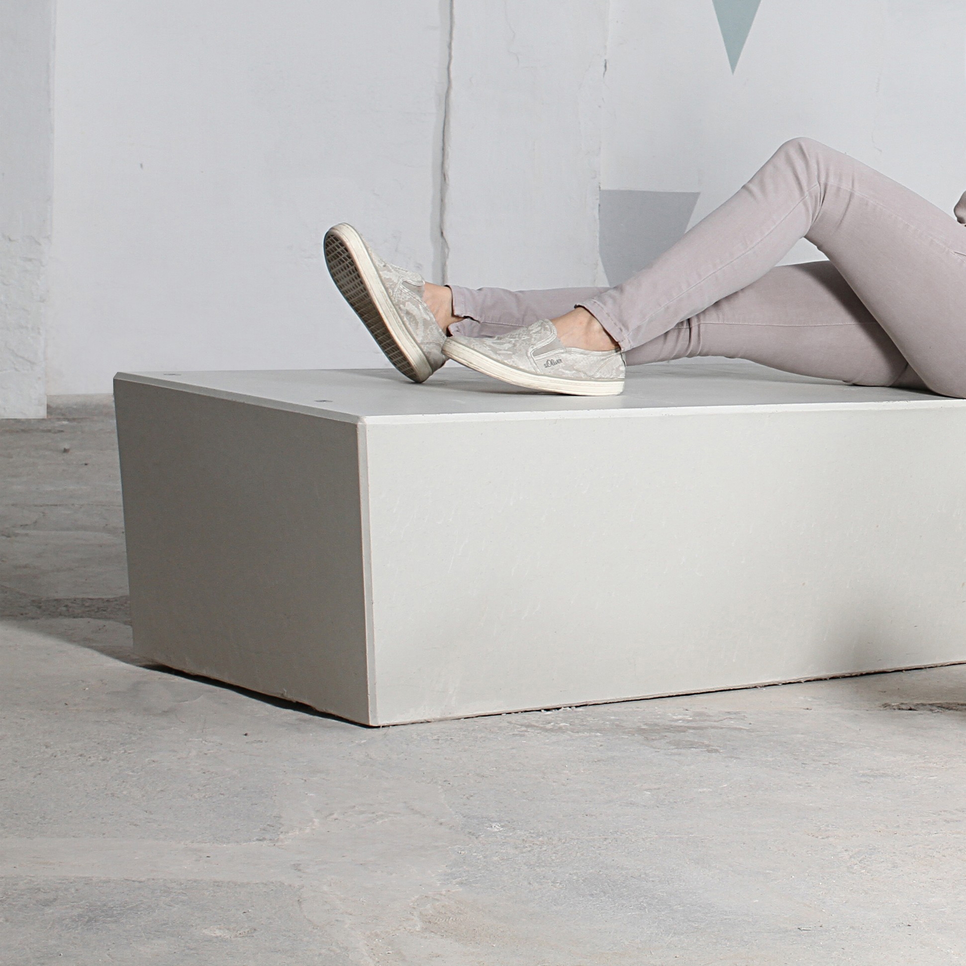 Display product Twist | Concrete Bench and Seat Wall from manufacturer VPI Concrete