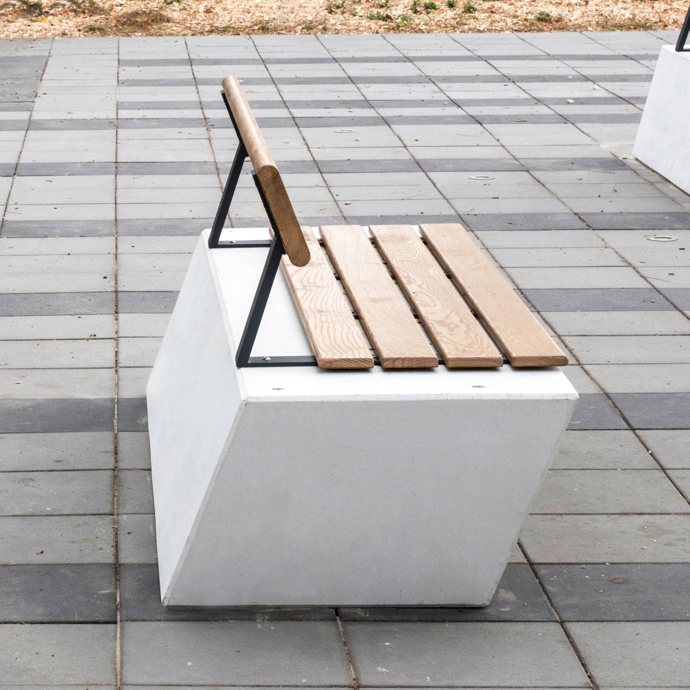 Display product Twist | Concrete Bench and Seat Wall from manufacturer VPI Concrete