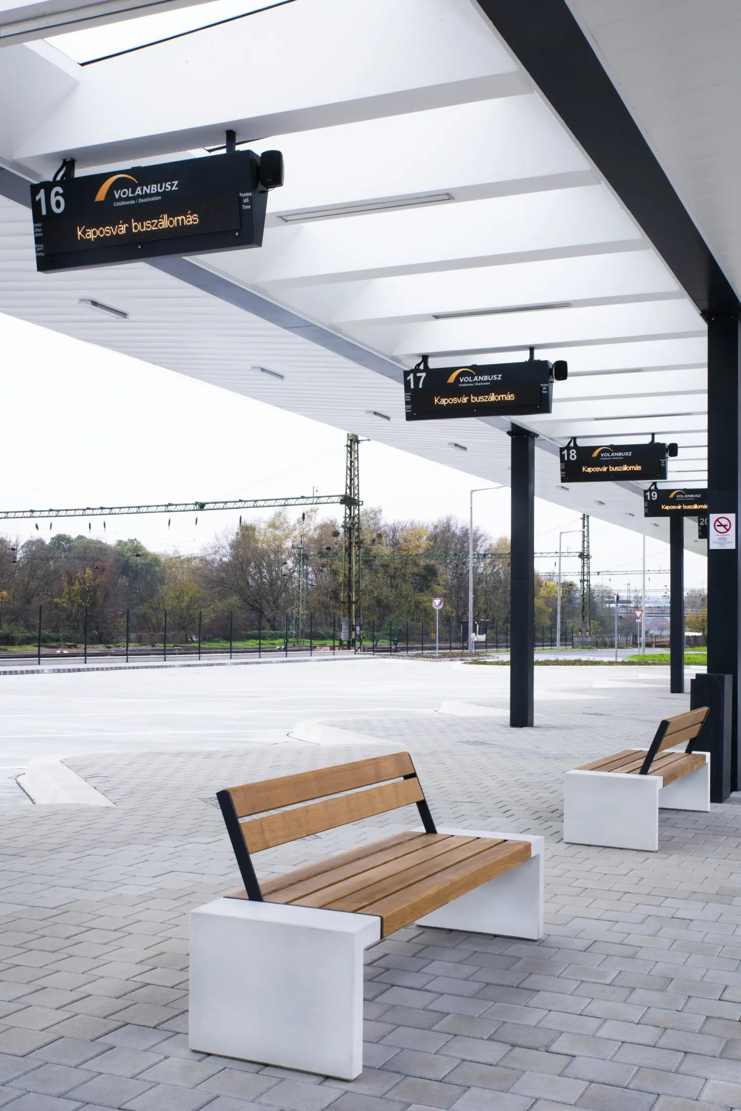 VPI Concrete - Woody | Bench with Backrest