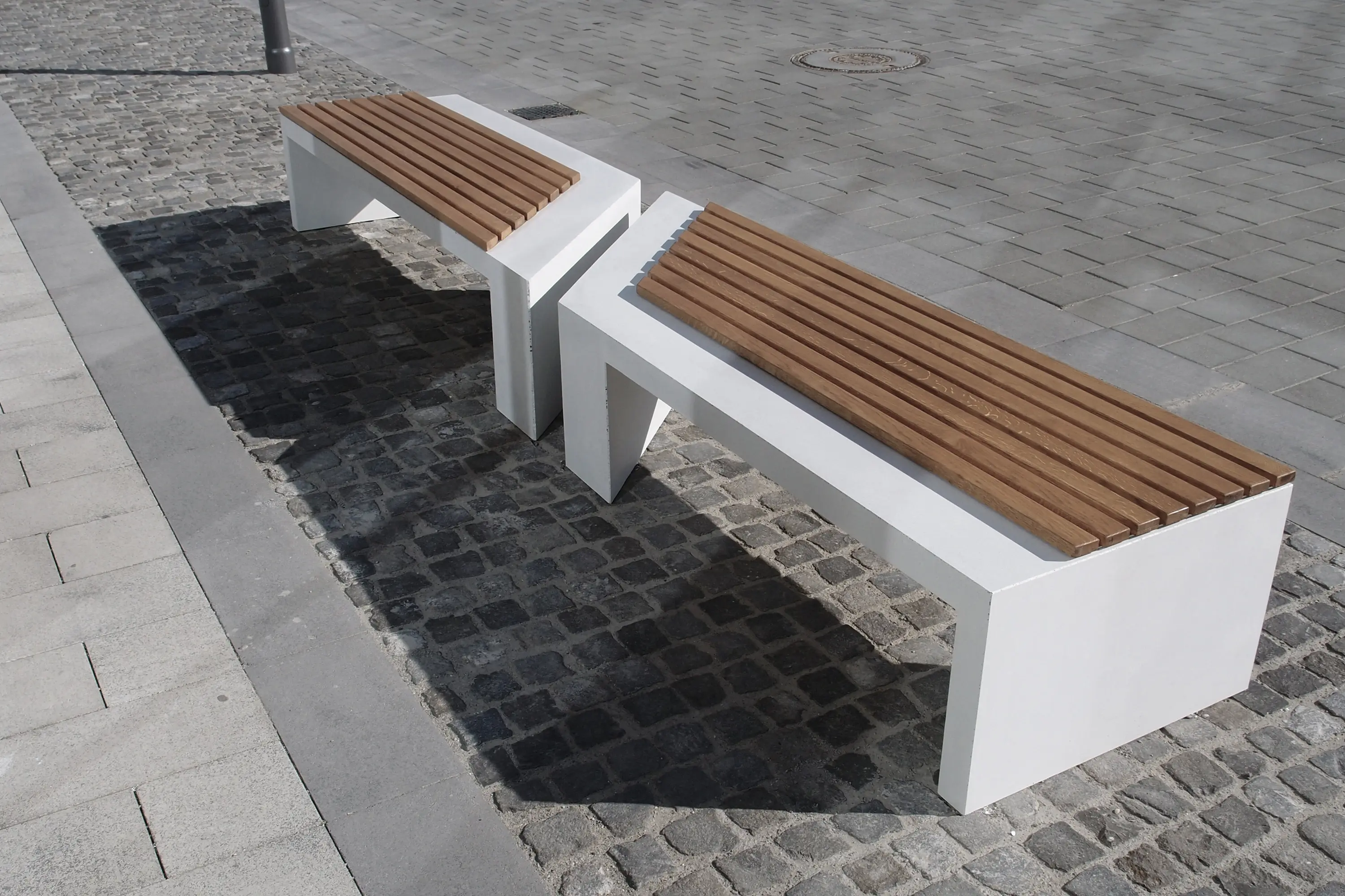 VPI Concrete - Zigza | Concrete Bench with Wooden Seating