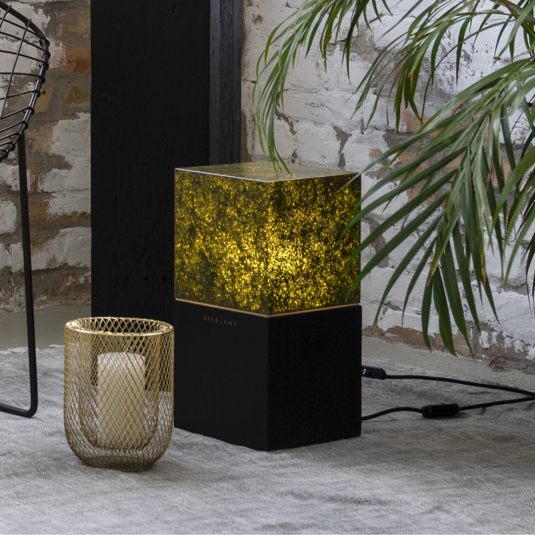 Mostra il prodotto Columna floor lamp del produttore Viaplant