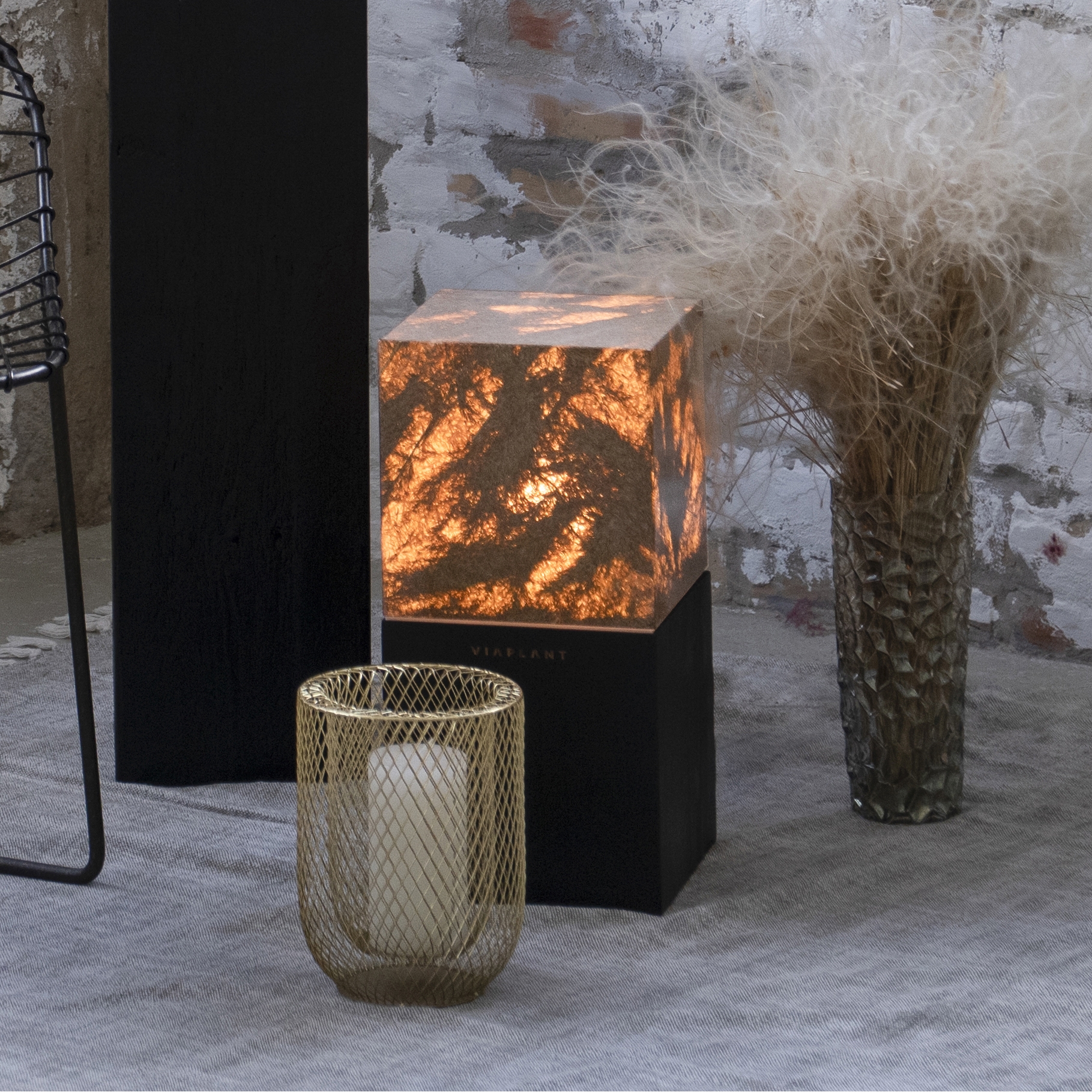 Columna floor lamp