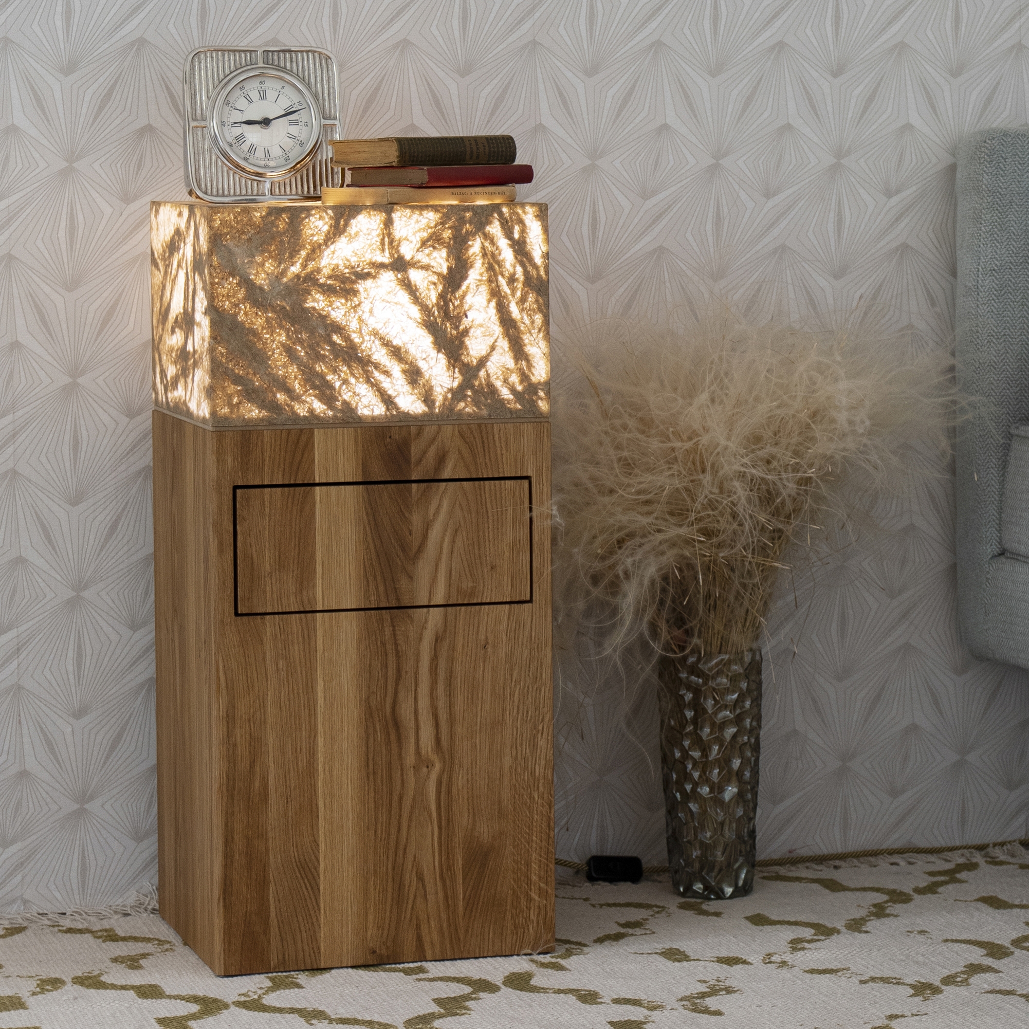 Mostra il prodotto Columna nightstand del produttore Viaplant