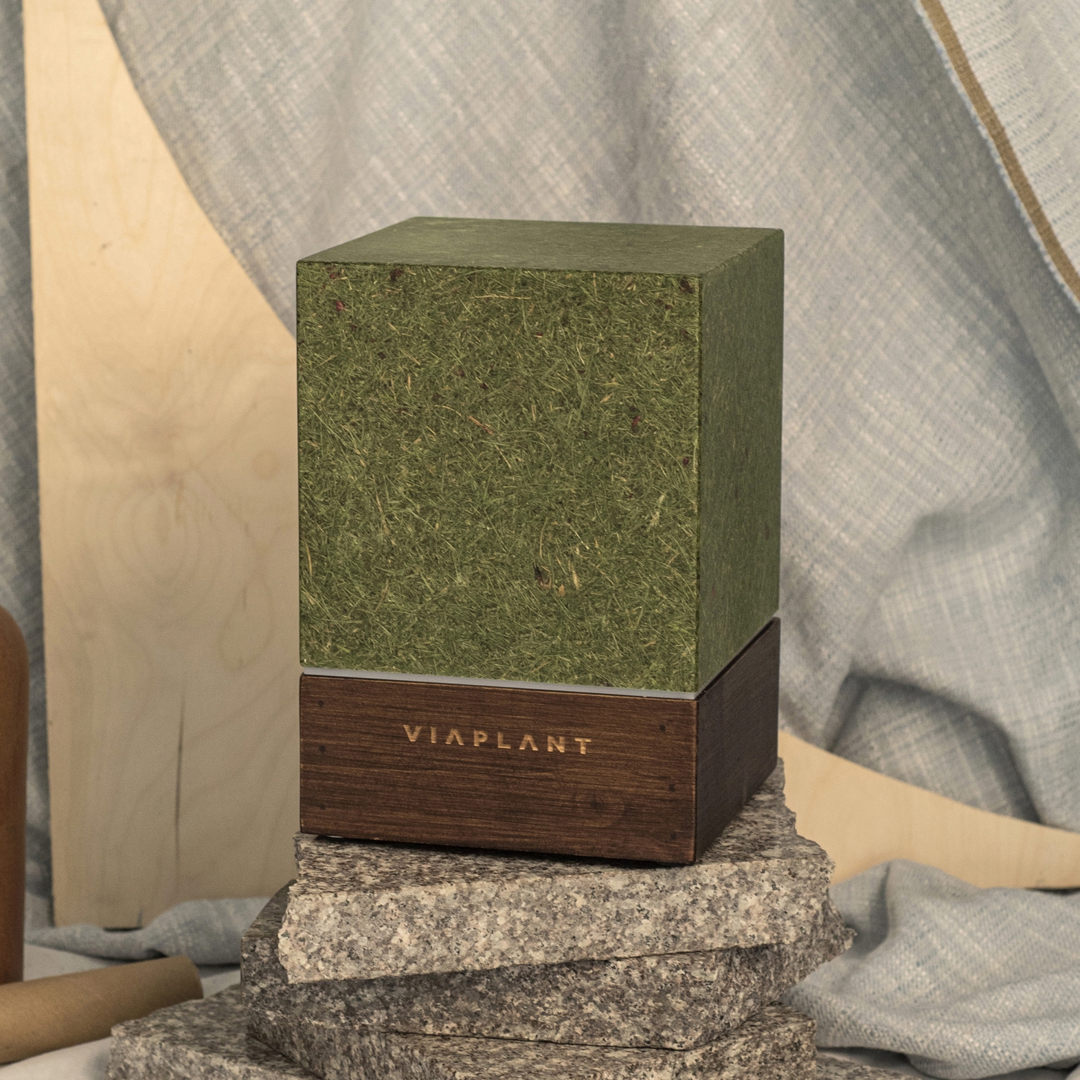 Columna table lamp