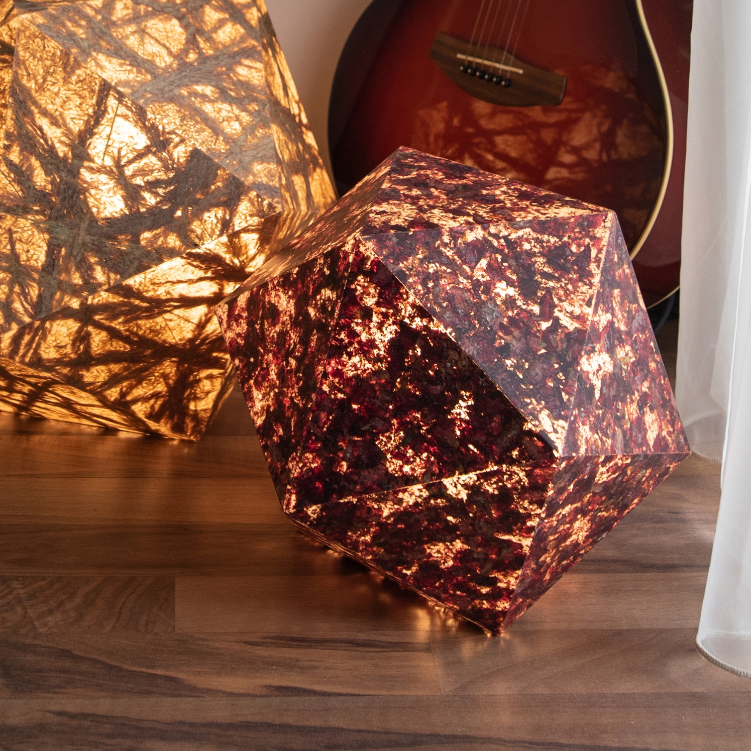 Mostra il prodotto Hedron floor lamp del produttore Viaplant