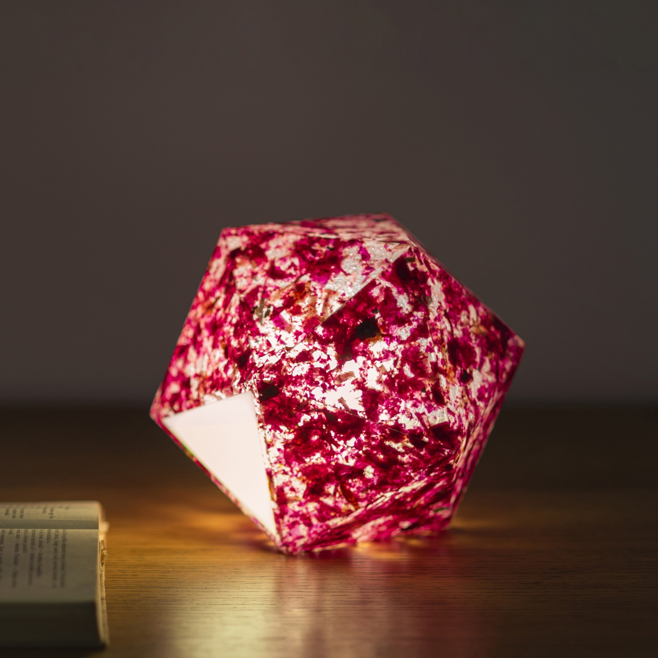 Mostra il prodotto Hedron Play table lamp del produttore Viaplant