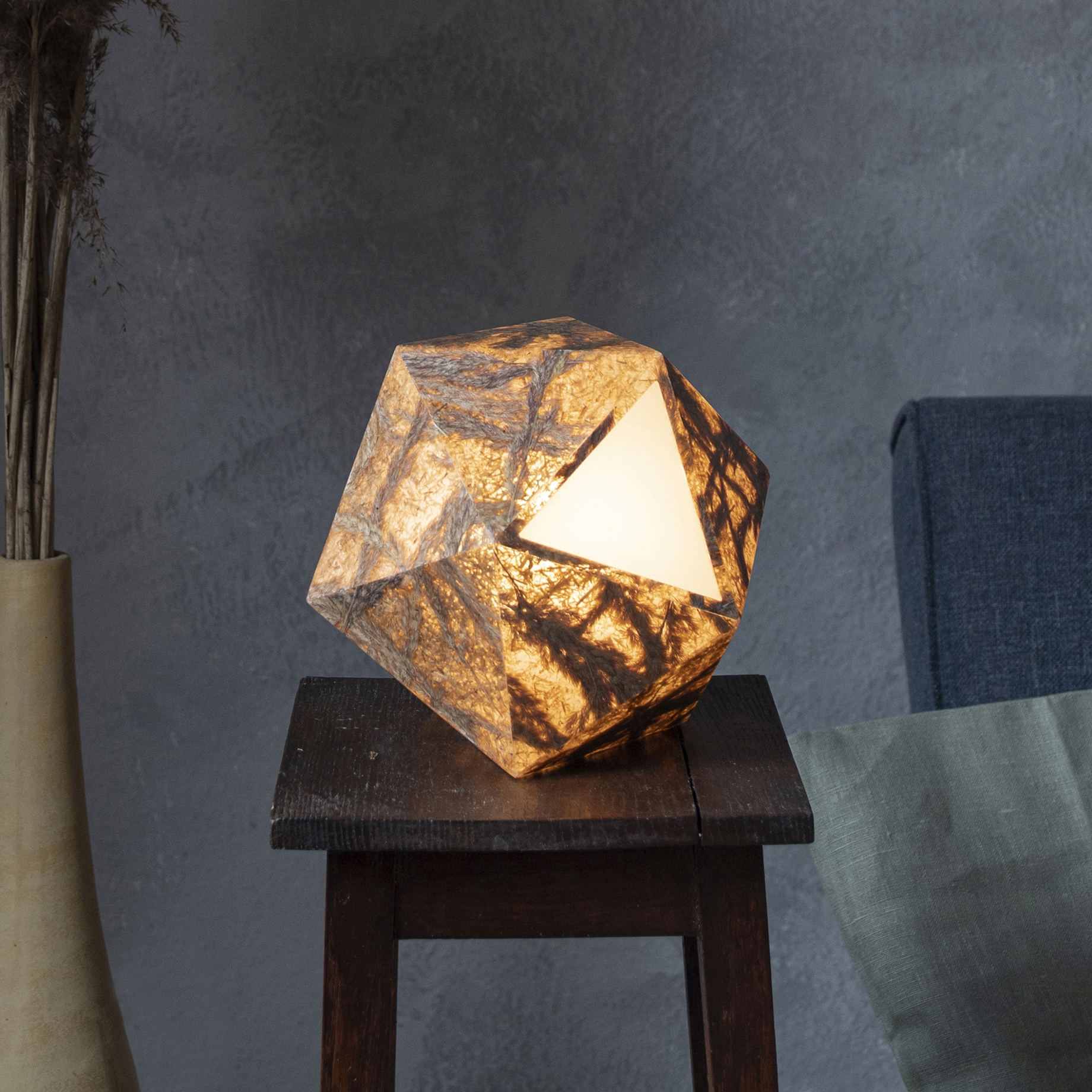 Hedron Play table lamp