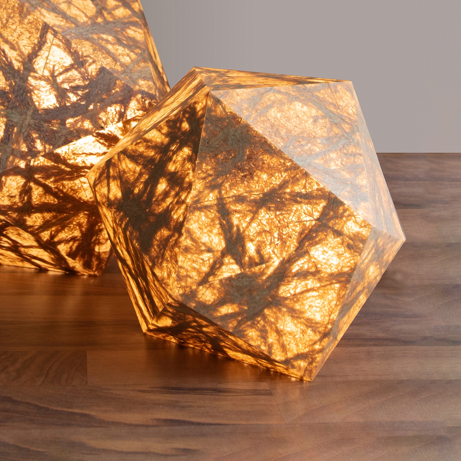 Mostra il prodotto Hedron table lamp del produttore Viaplant