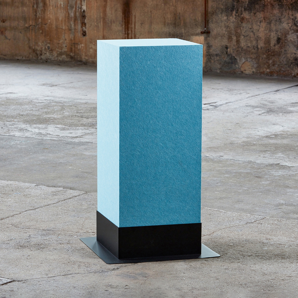 Display product EchoTower® SQUARE STAND from manufacturer ECHOJAZZ