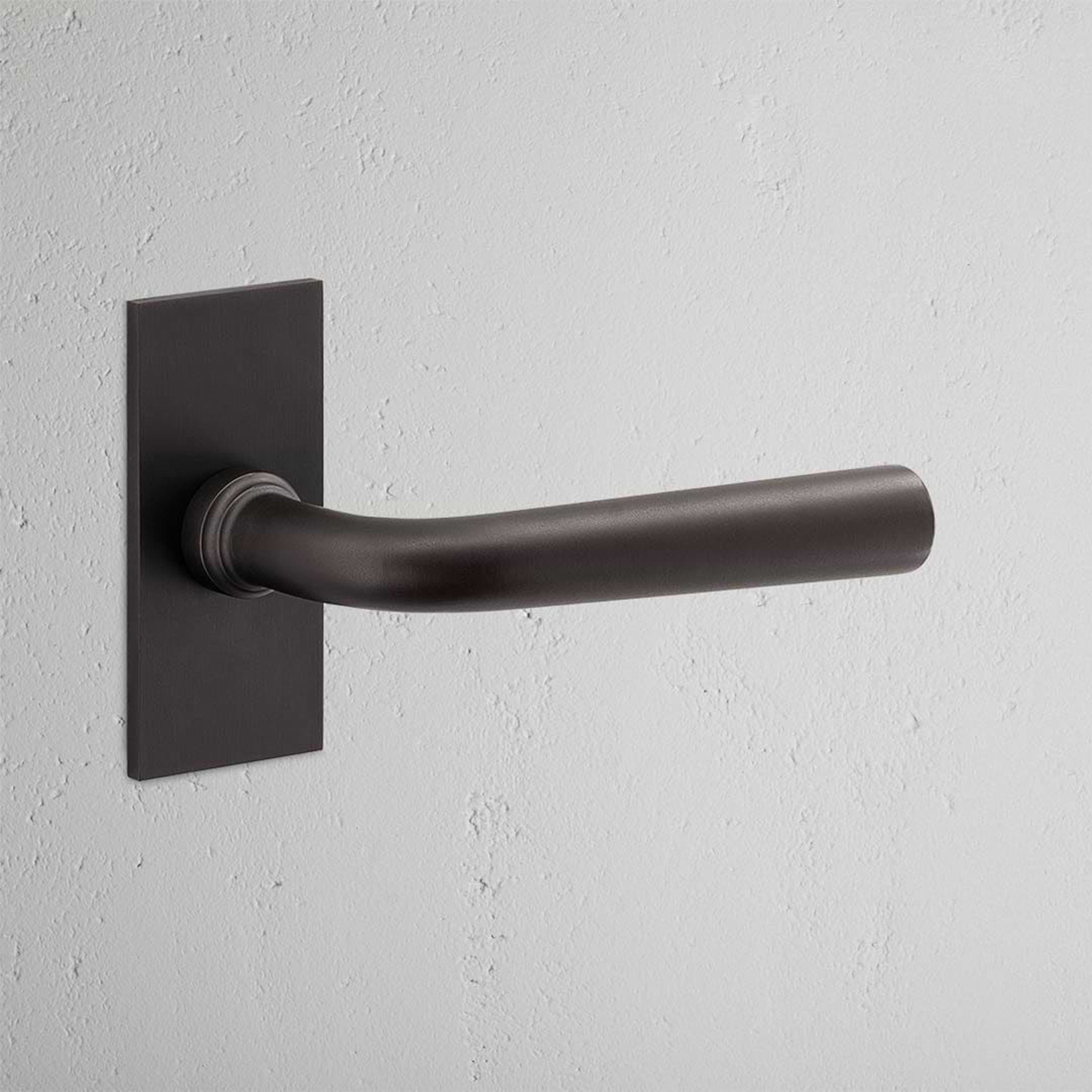 Apsley Short Plate Fixed Door Handle