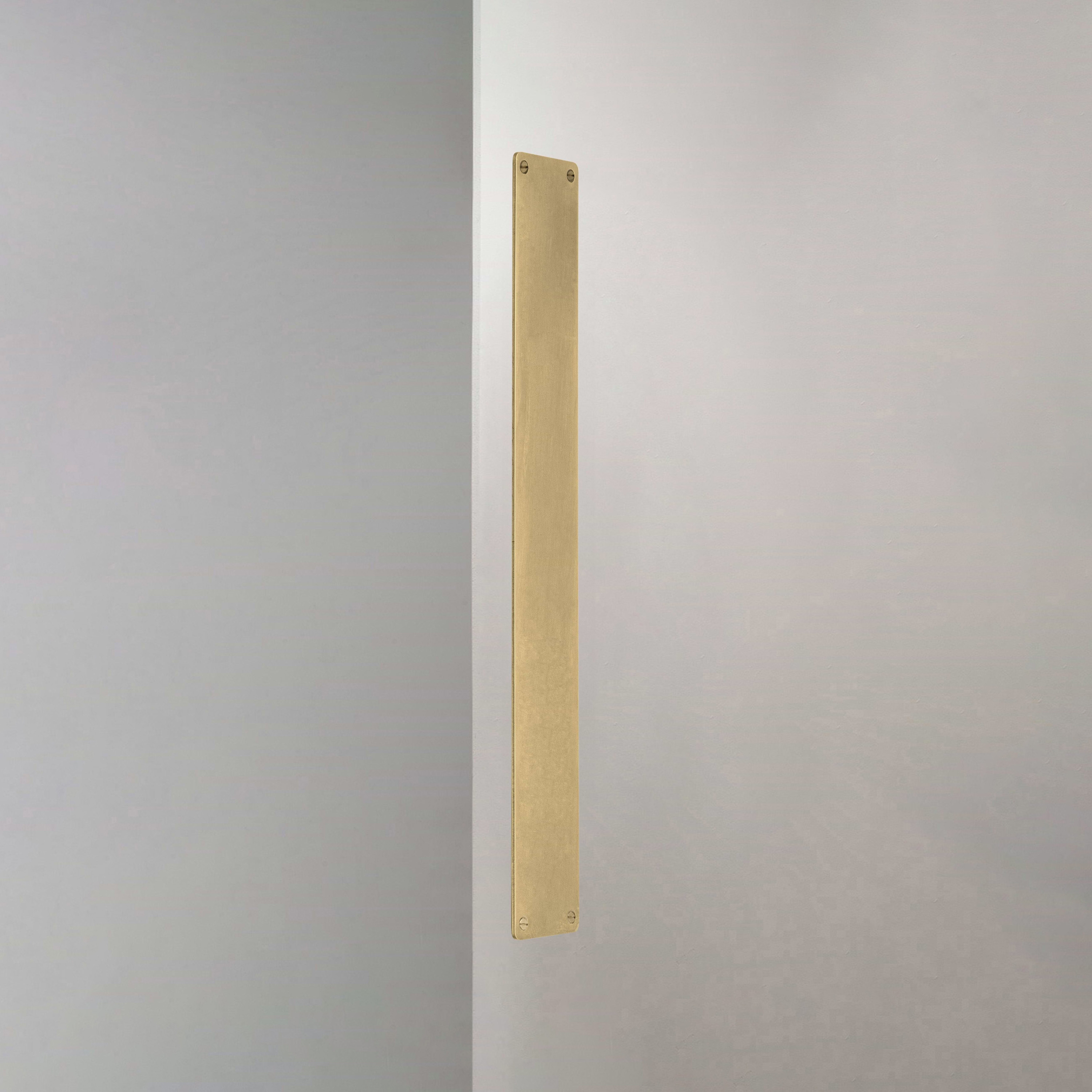 Produkt Harper Schild (580 mm) - Antikes Messing des Herstellers Corston Architectural Detail anzeigen