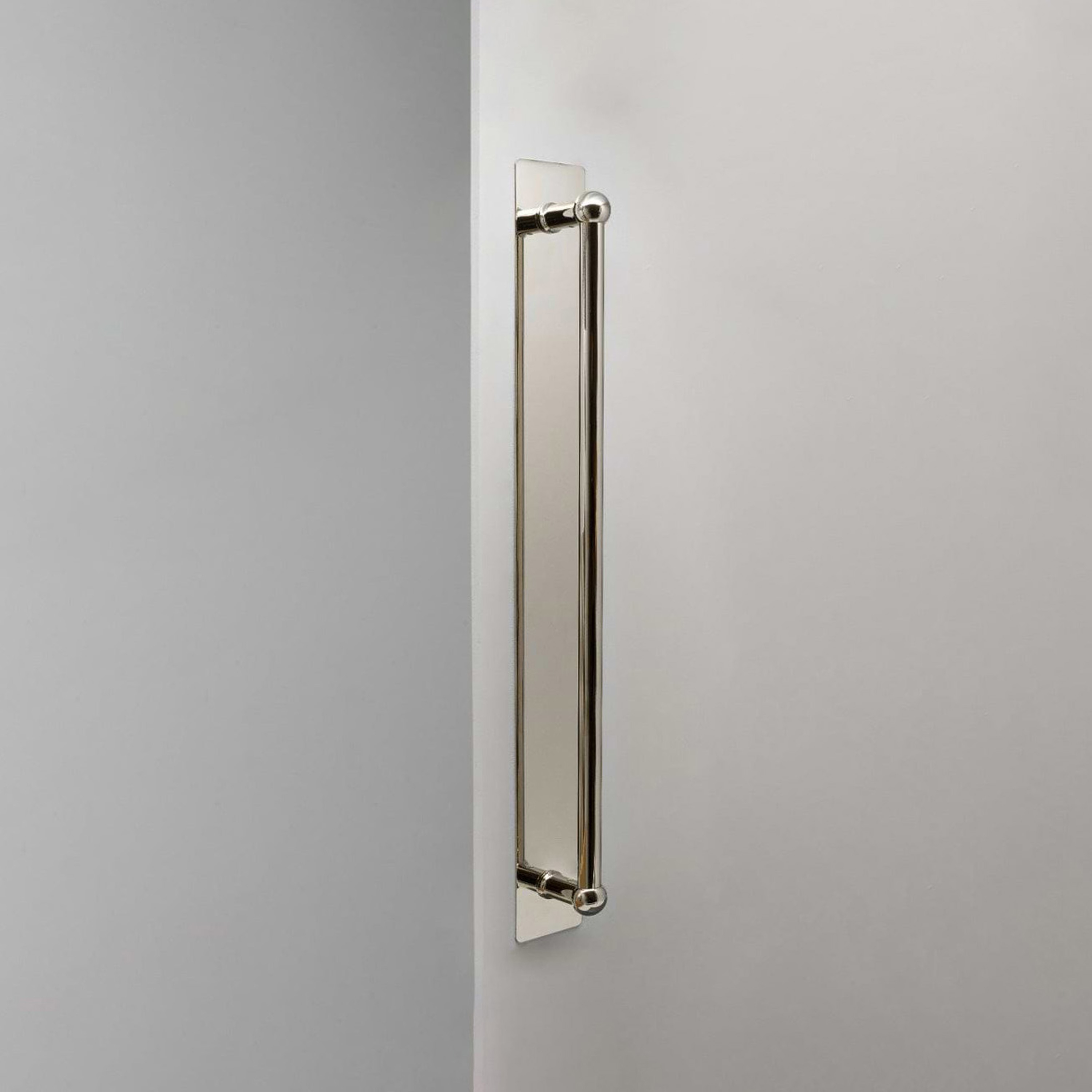 Harper Single Pull Handle with Plate 500mm
