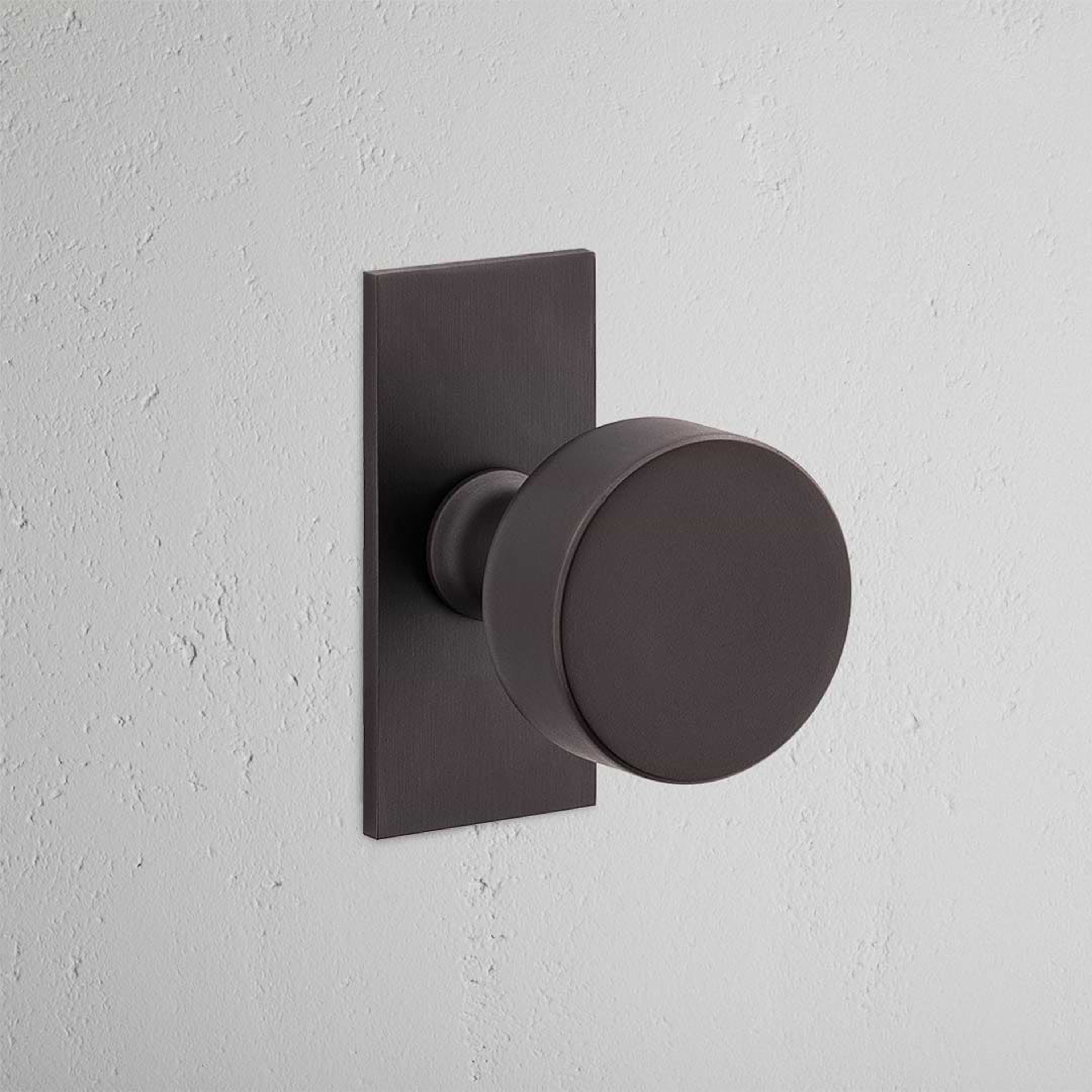 Onslow Short Plate Fixed Door Knob