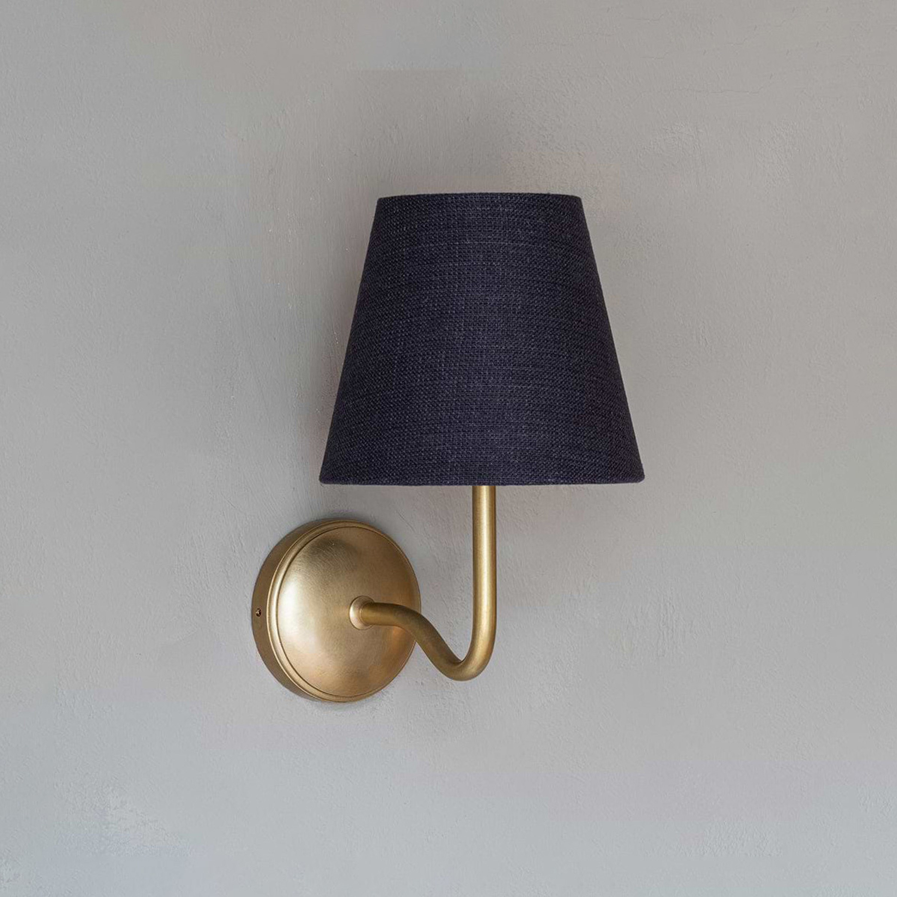 Mostrar el producto Aplique de pared Malvern mediano gris Basalto del fabricante Corston Architectural Detail