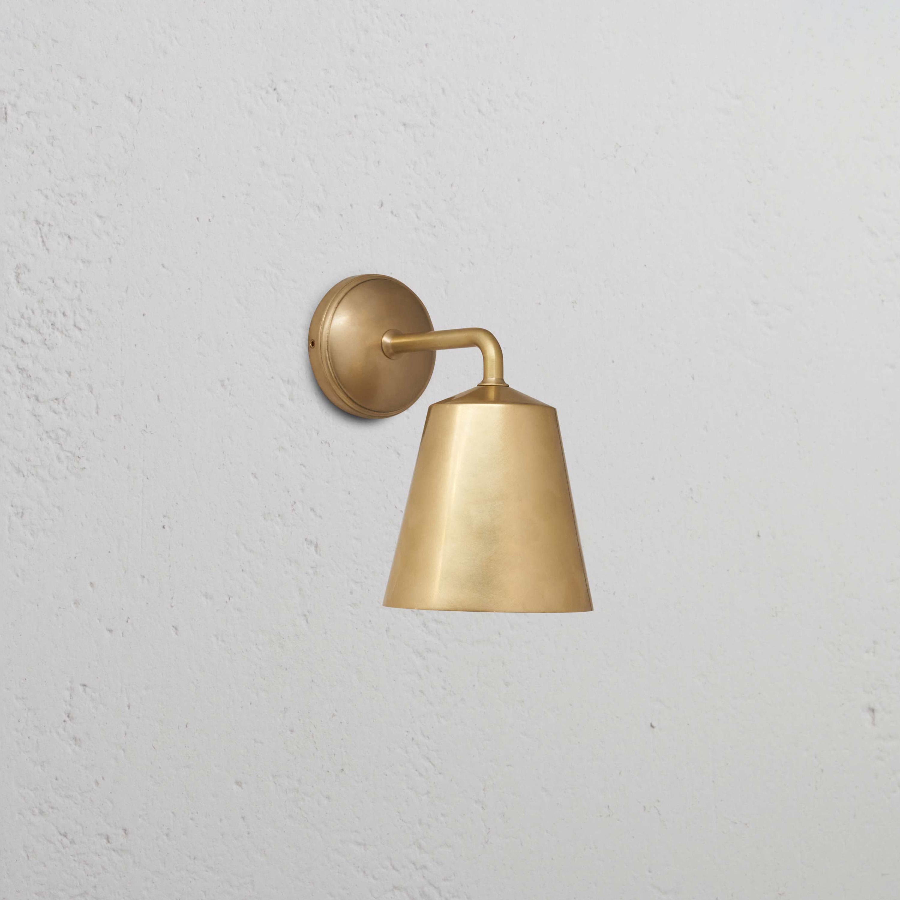 Mostrar el producto Richmond Small Wall Light Fluted Glass del fabricante Corston Architectural Detail