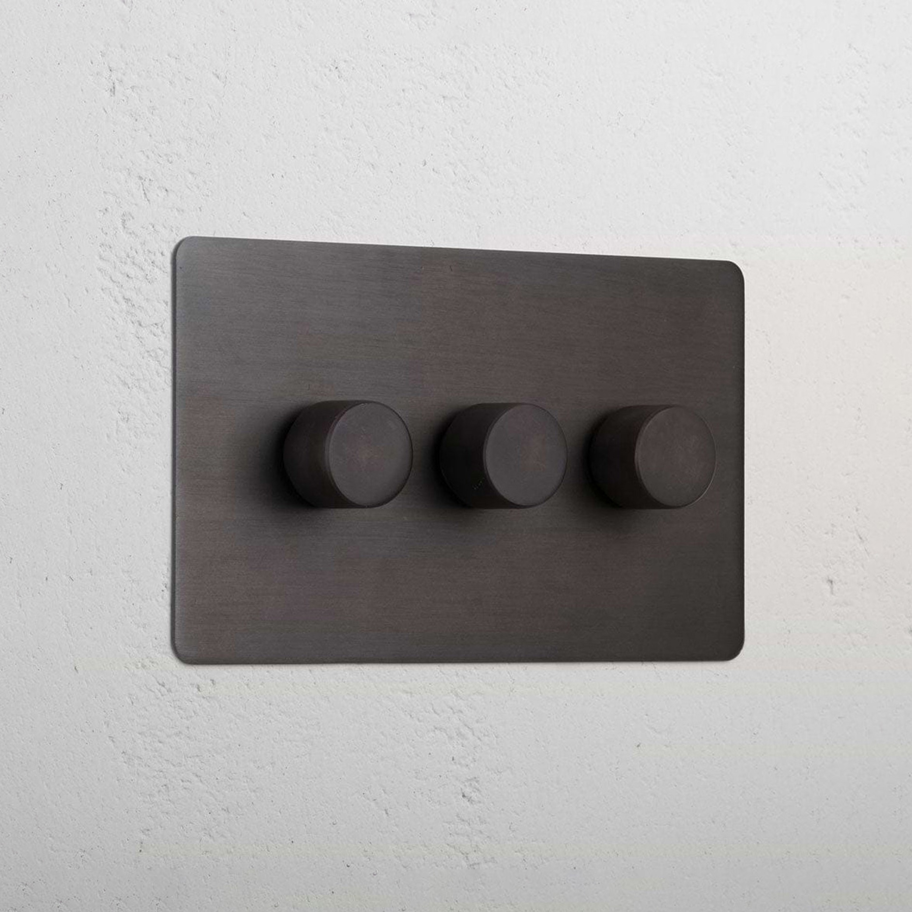Afficher le produit 3G Two Way Dimmer Switch du fabricant Corston Architectural Detail