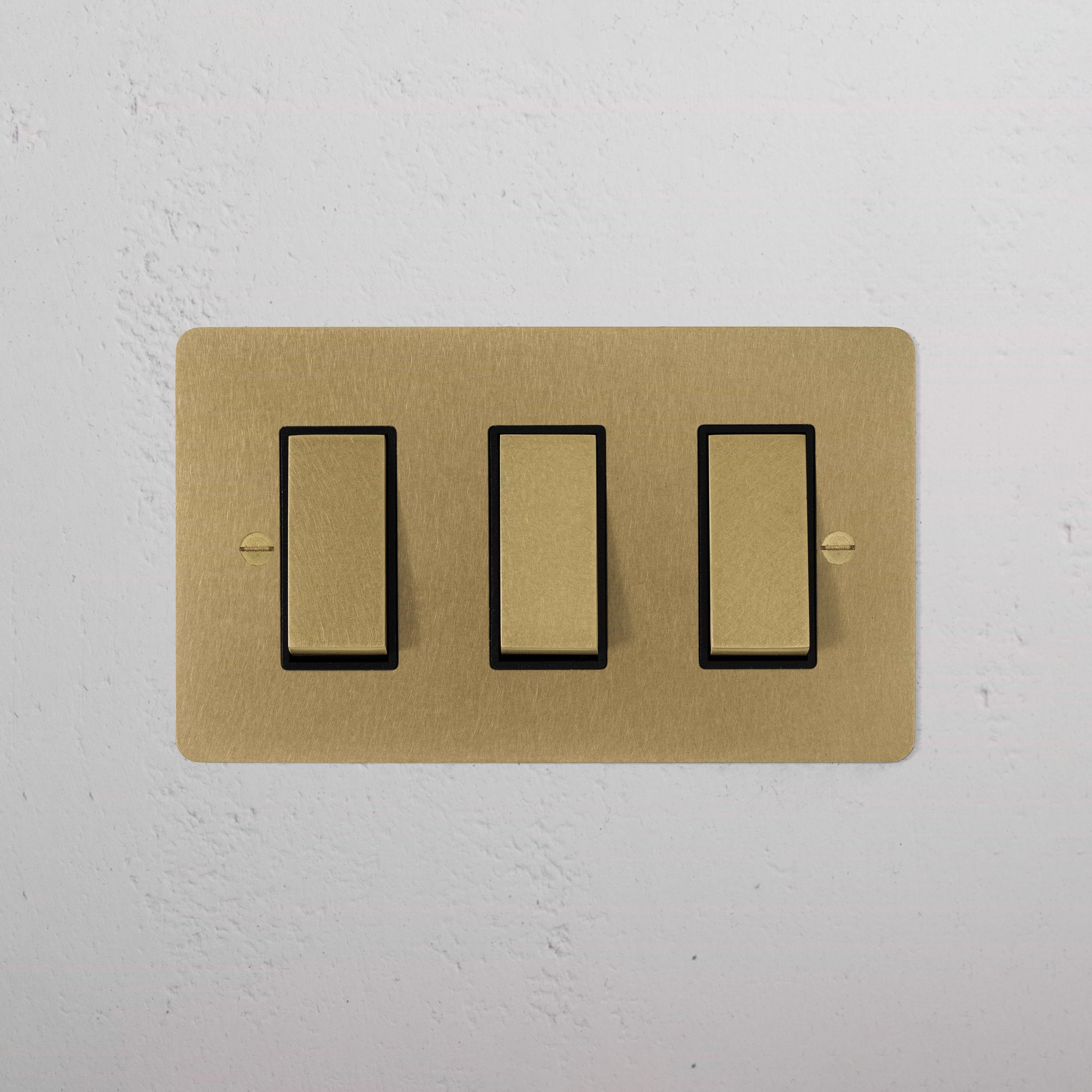 Mostra il prodotto 3G Two Way Rocker Switch del produttore Corston Architectural Detail