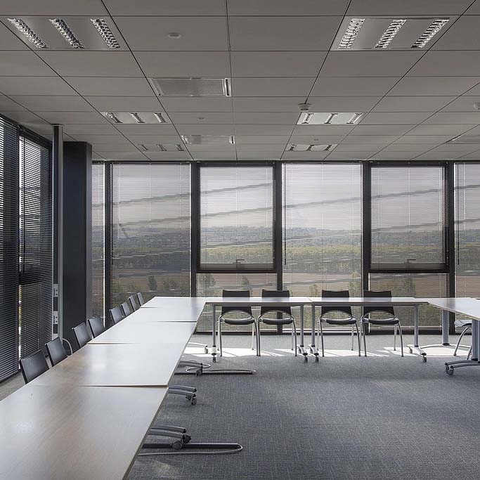BLINDS / MOSQUITO NETS / CURTAINS