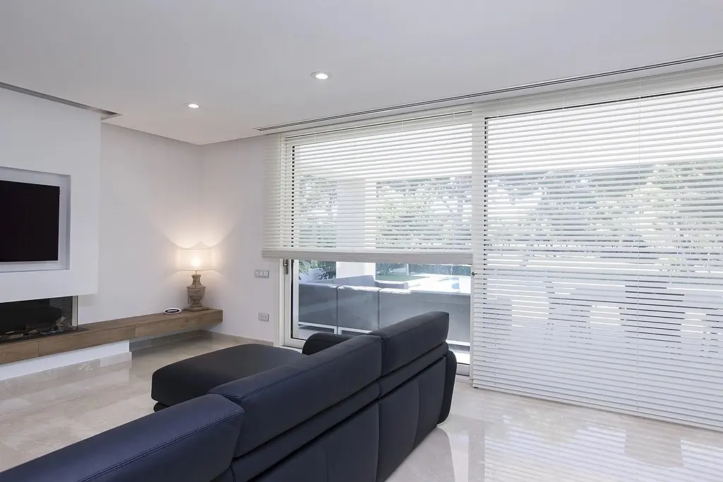 BANDALUX - Wooden Venetian Blinds