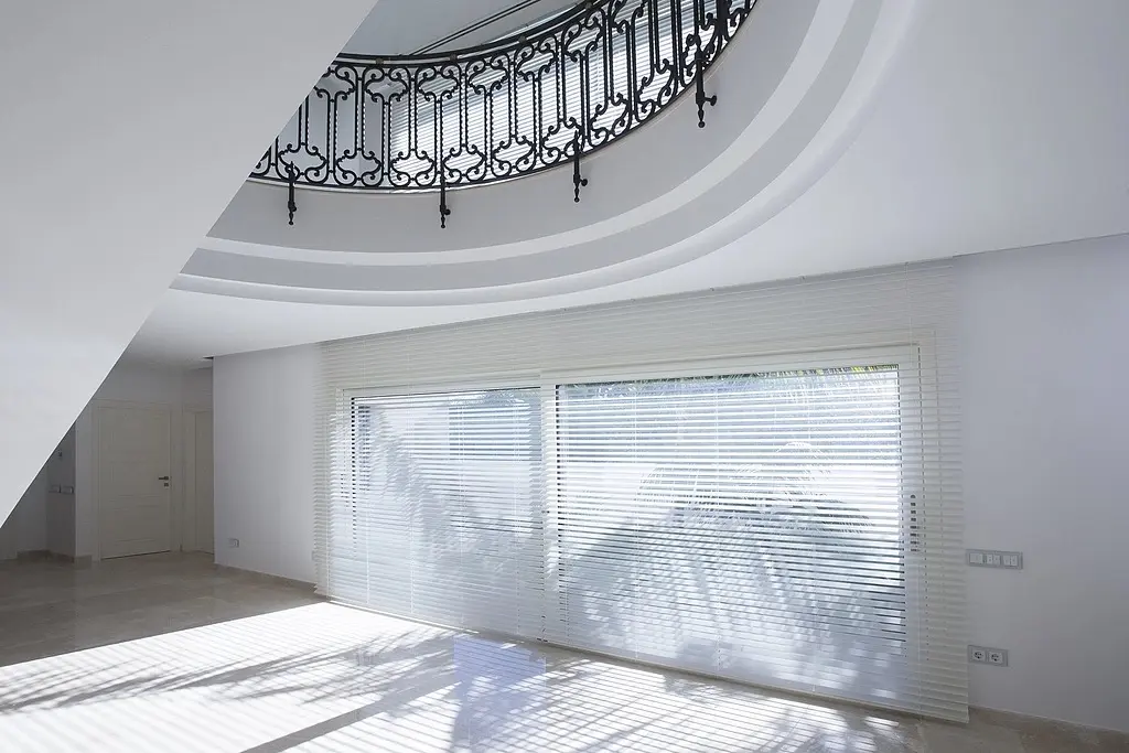 BANDALUX - Wooden Venetian Blinds