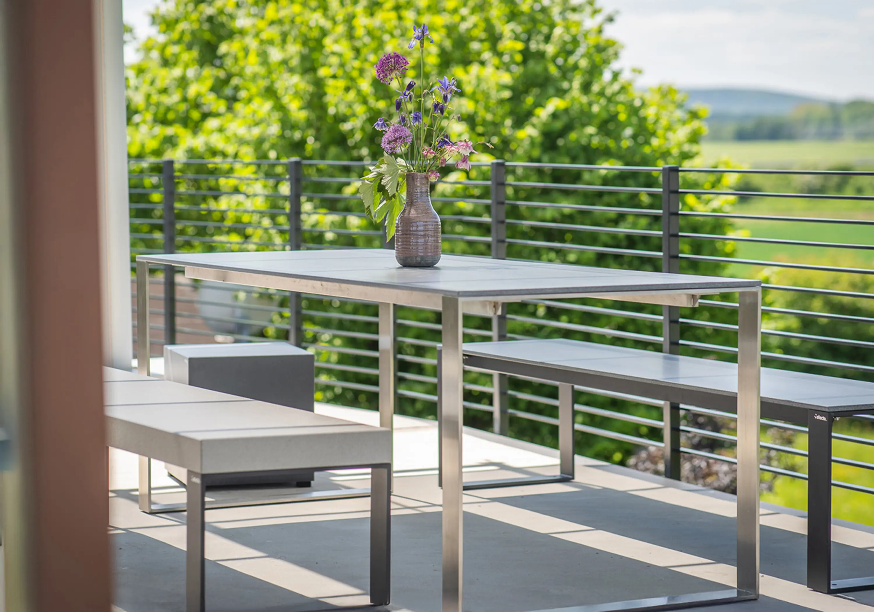 Efecto - Table Benno