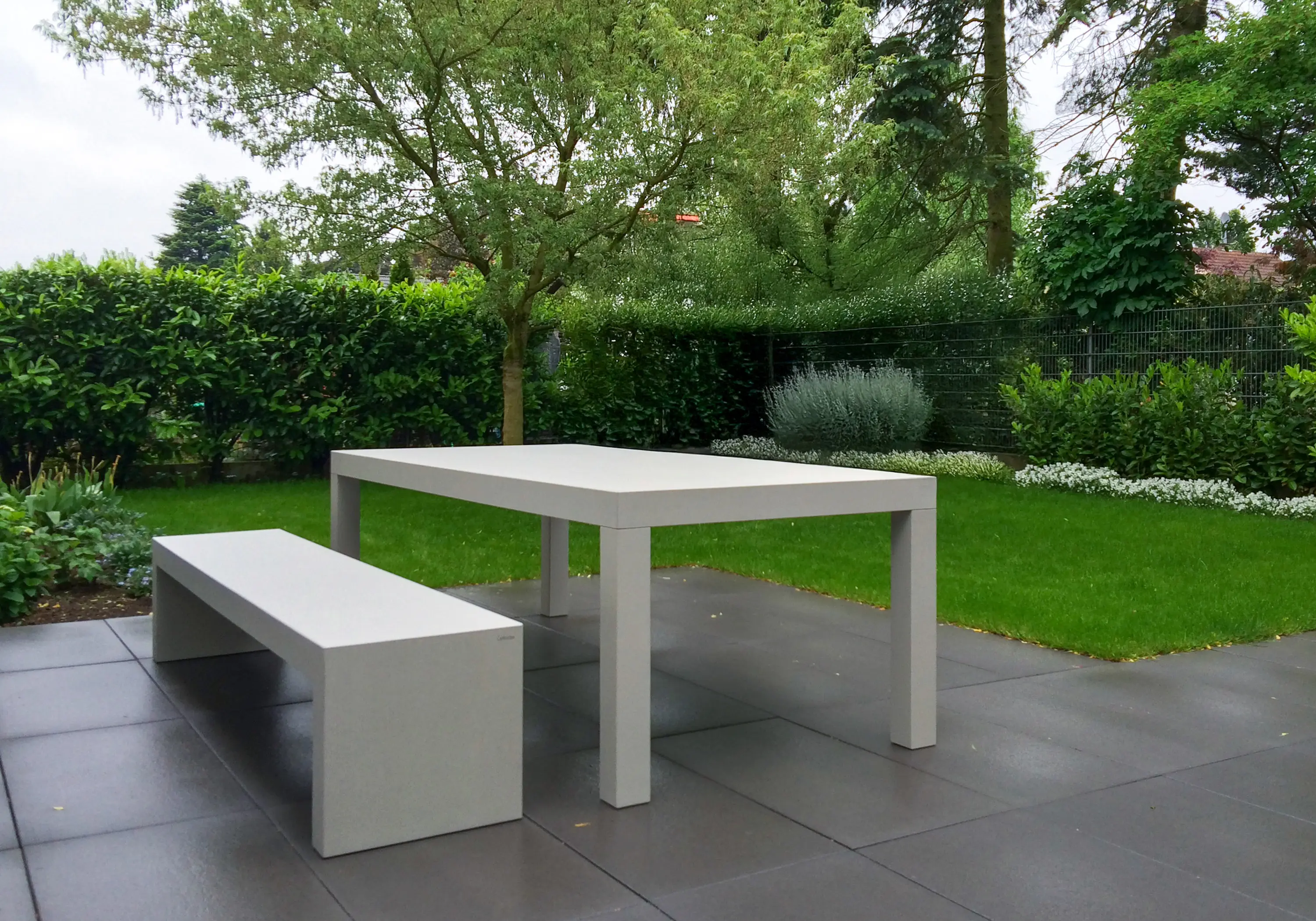 Efecto - Table Emil