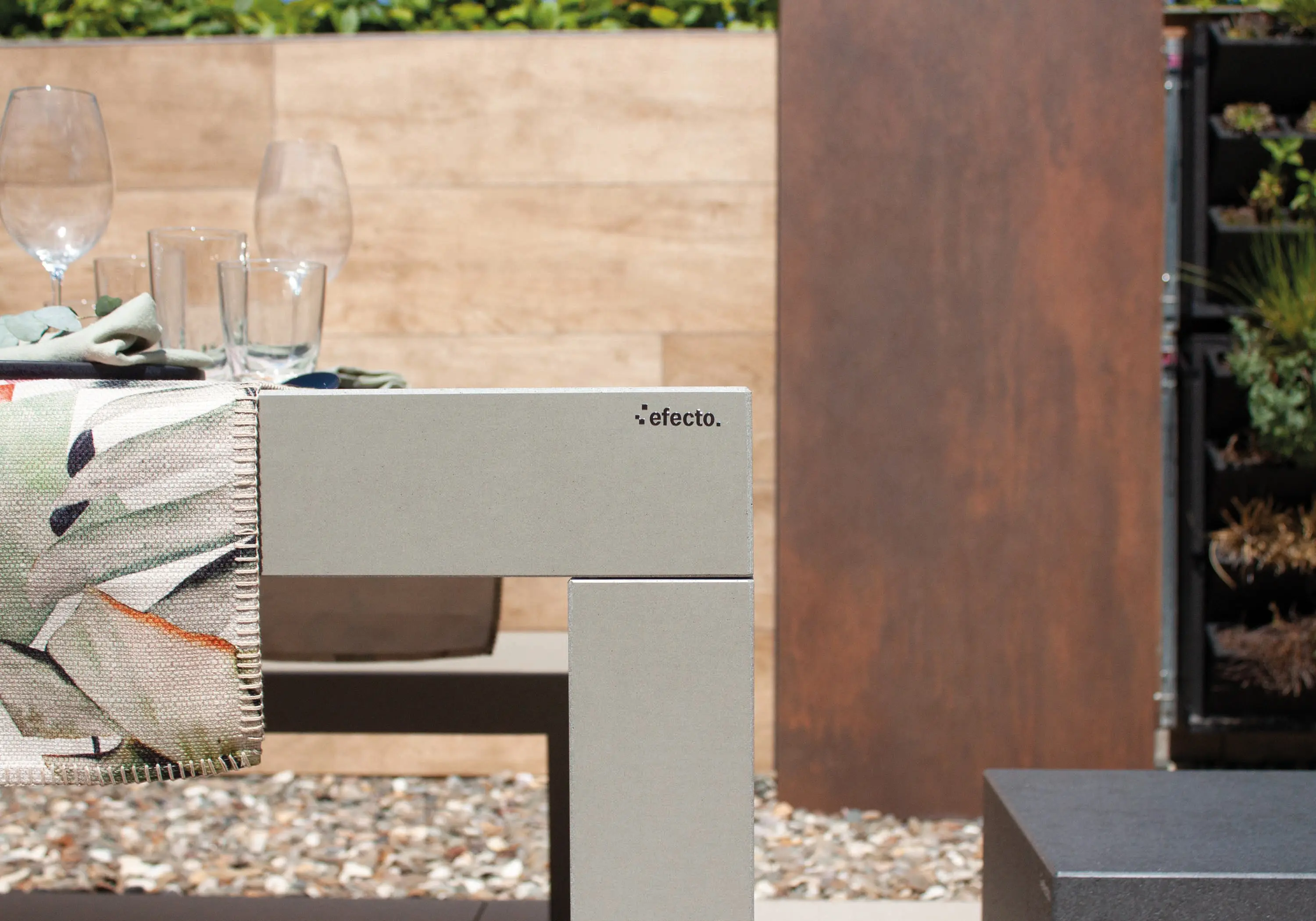 Efecto - Table Emil