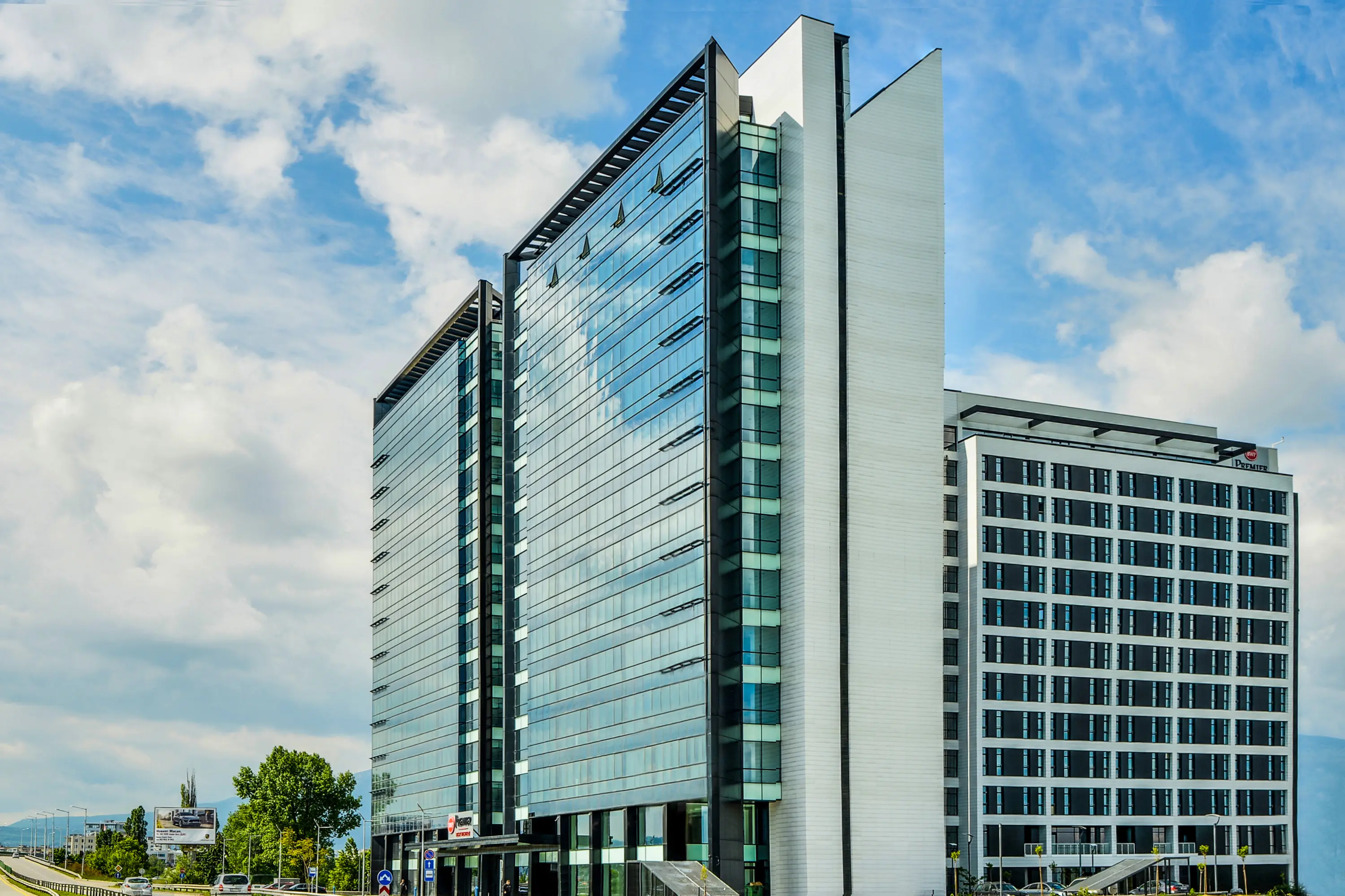 ETEM - Facades  | E8000