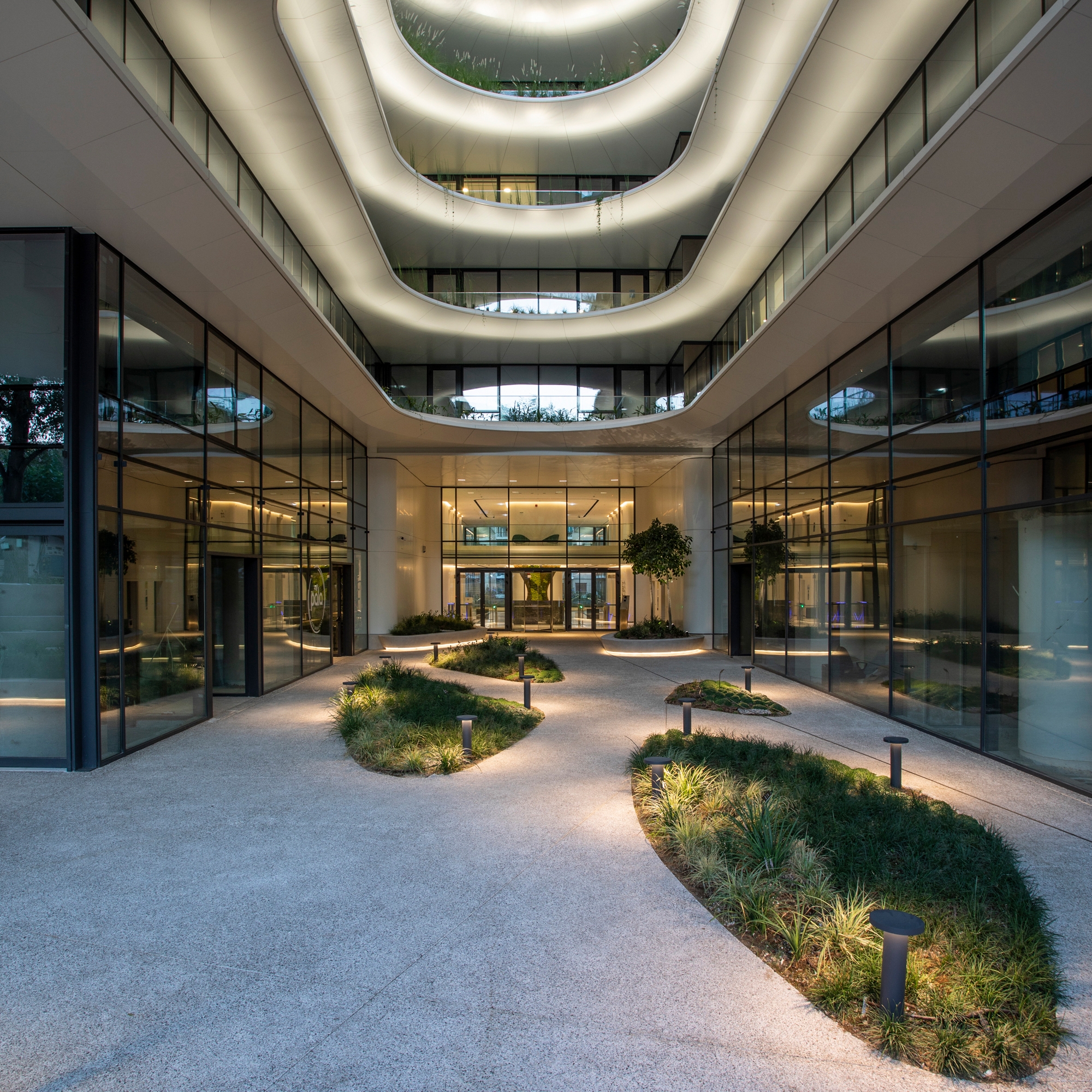 Display product Facades  | E86 from manufacturer ETEM