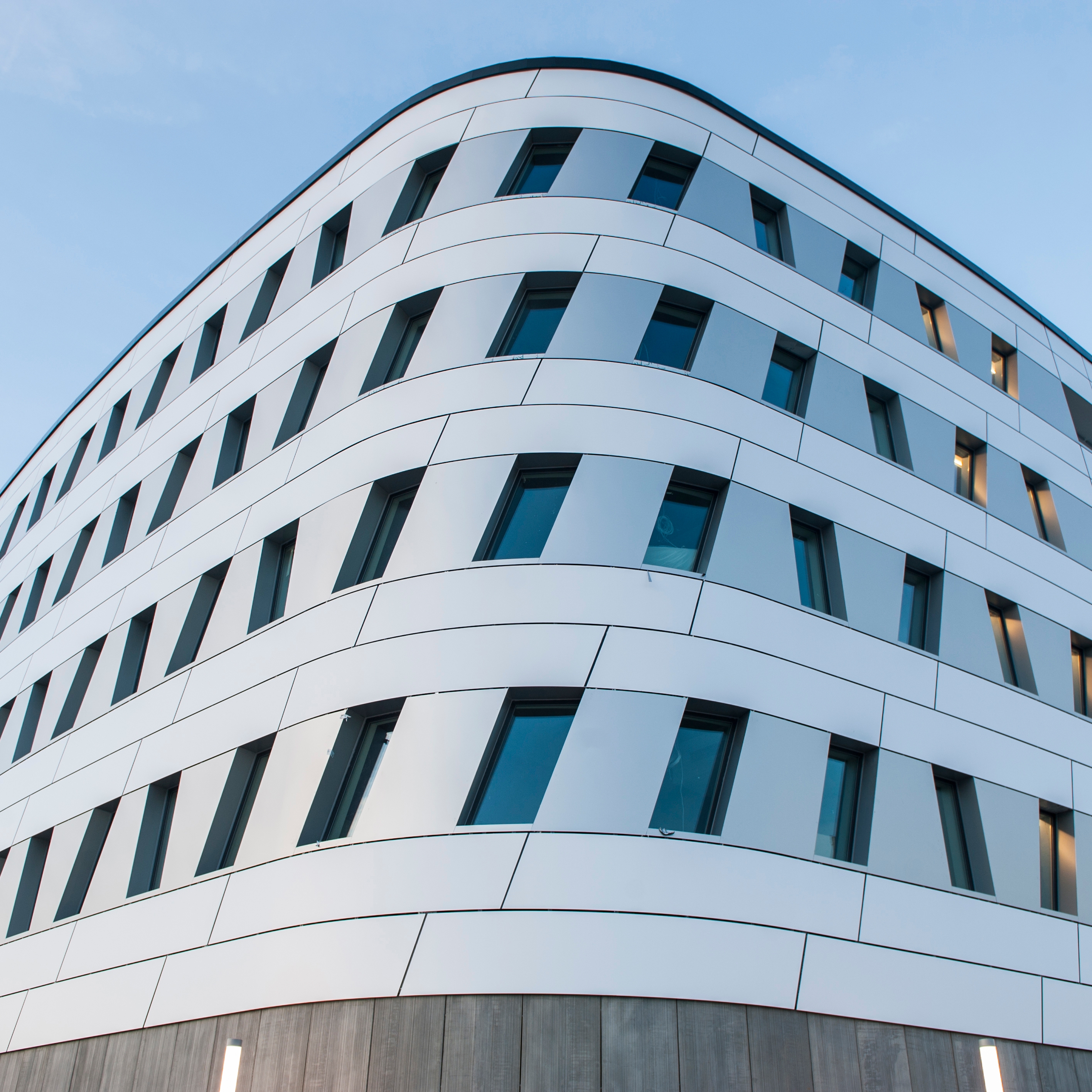 Display product Facades  | E97 BRAVO from manufacturer ETEM