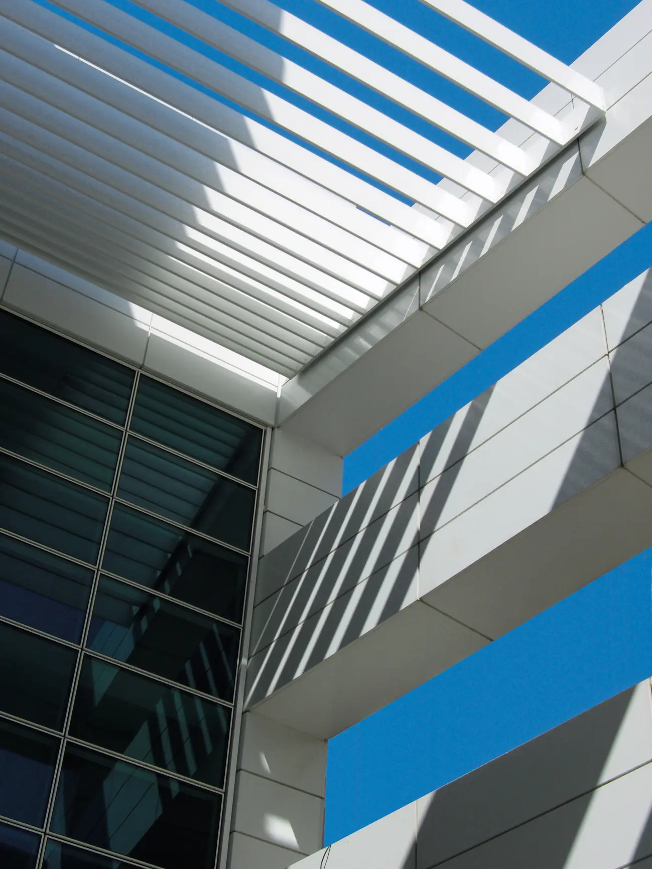 ETEM - Shading Systems | E66