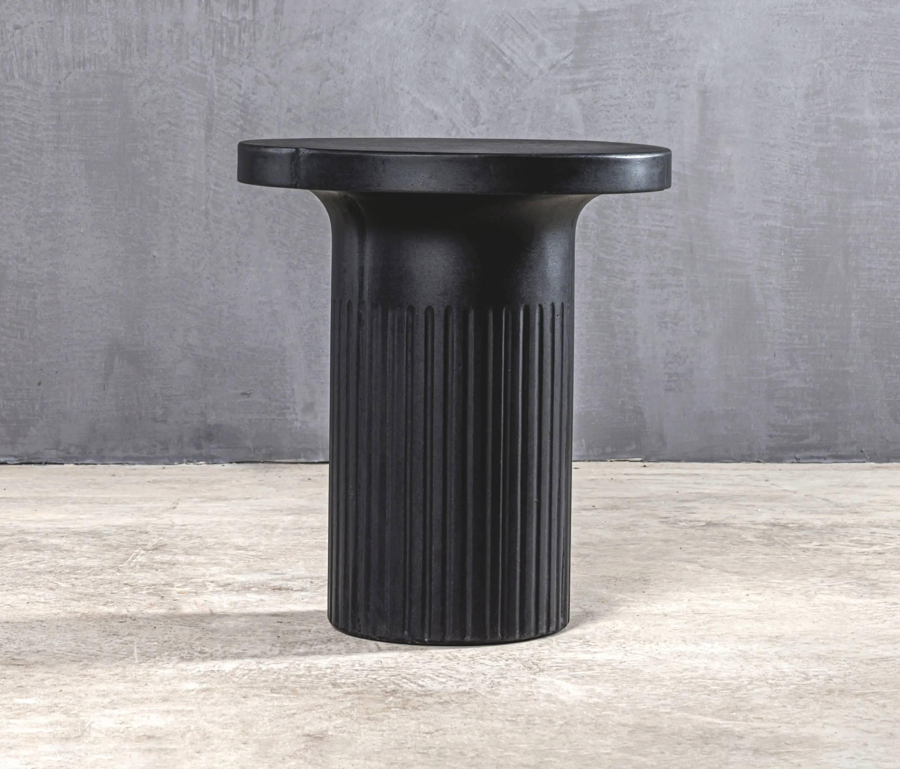 Set Collection - Brutal | Colonna 45 Black Side Table 16050182