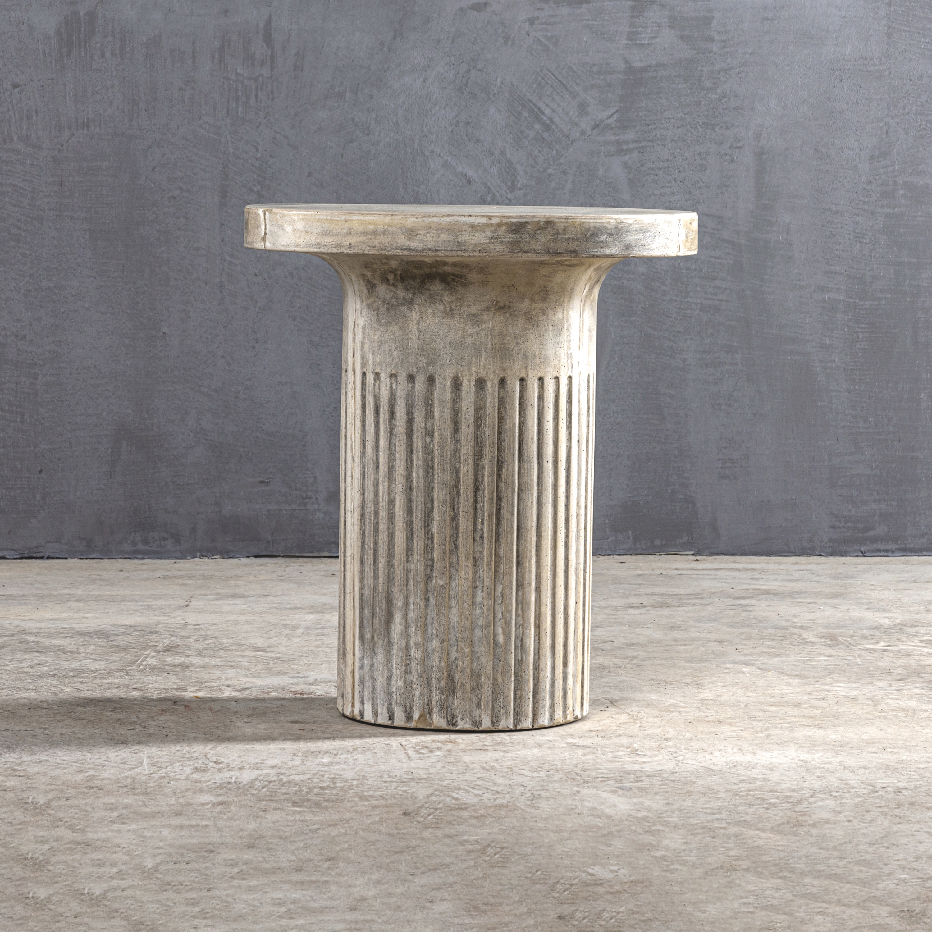Afficher le produit Brutal | Colonna 50 Cream Side Table FS514 du fabricant Set Collection