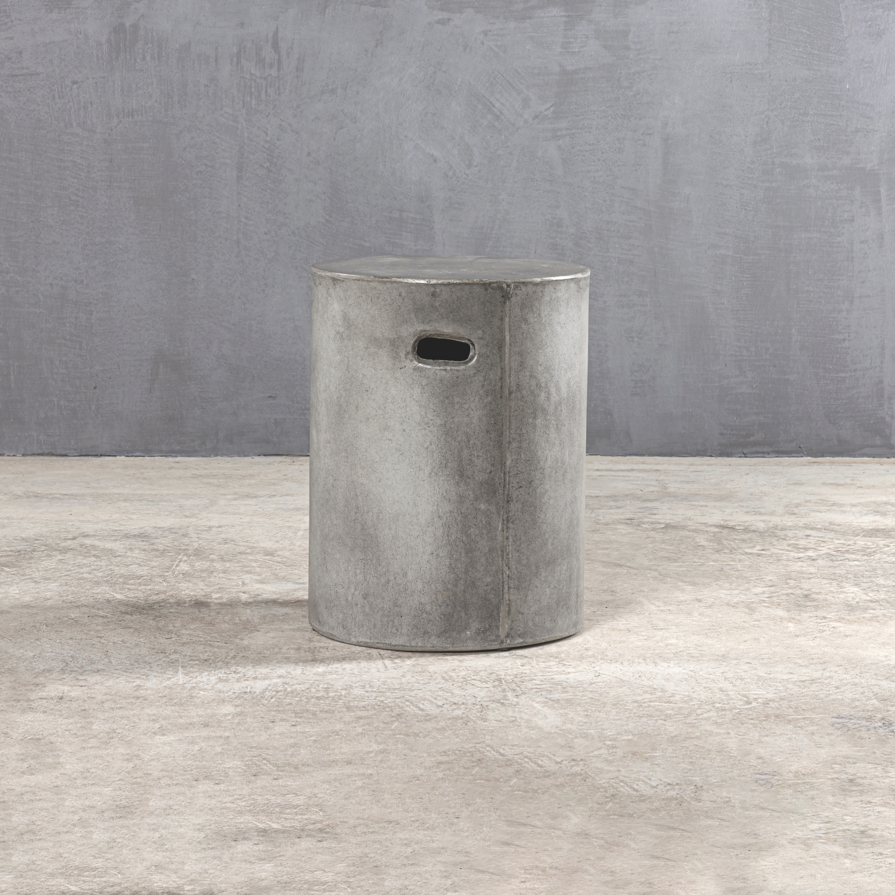 Mostra il prodotto Brutal | Dakota 35 Stool FS344 del produttore Set Collection