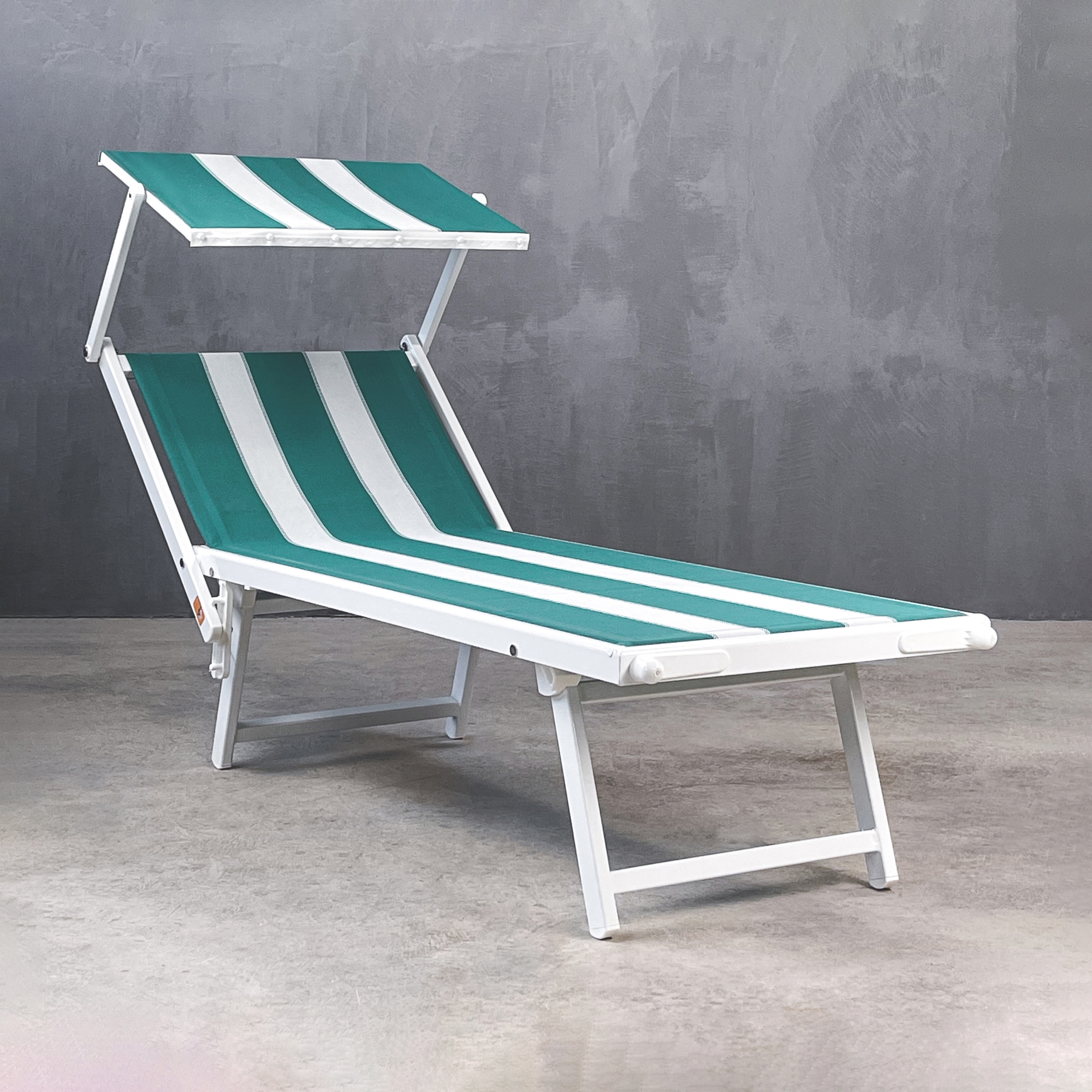Display product Dolce Vita | Ciao Amore Stripe 3 Sunbed with Sunshield from manufacturer Set Collection