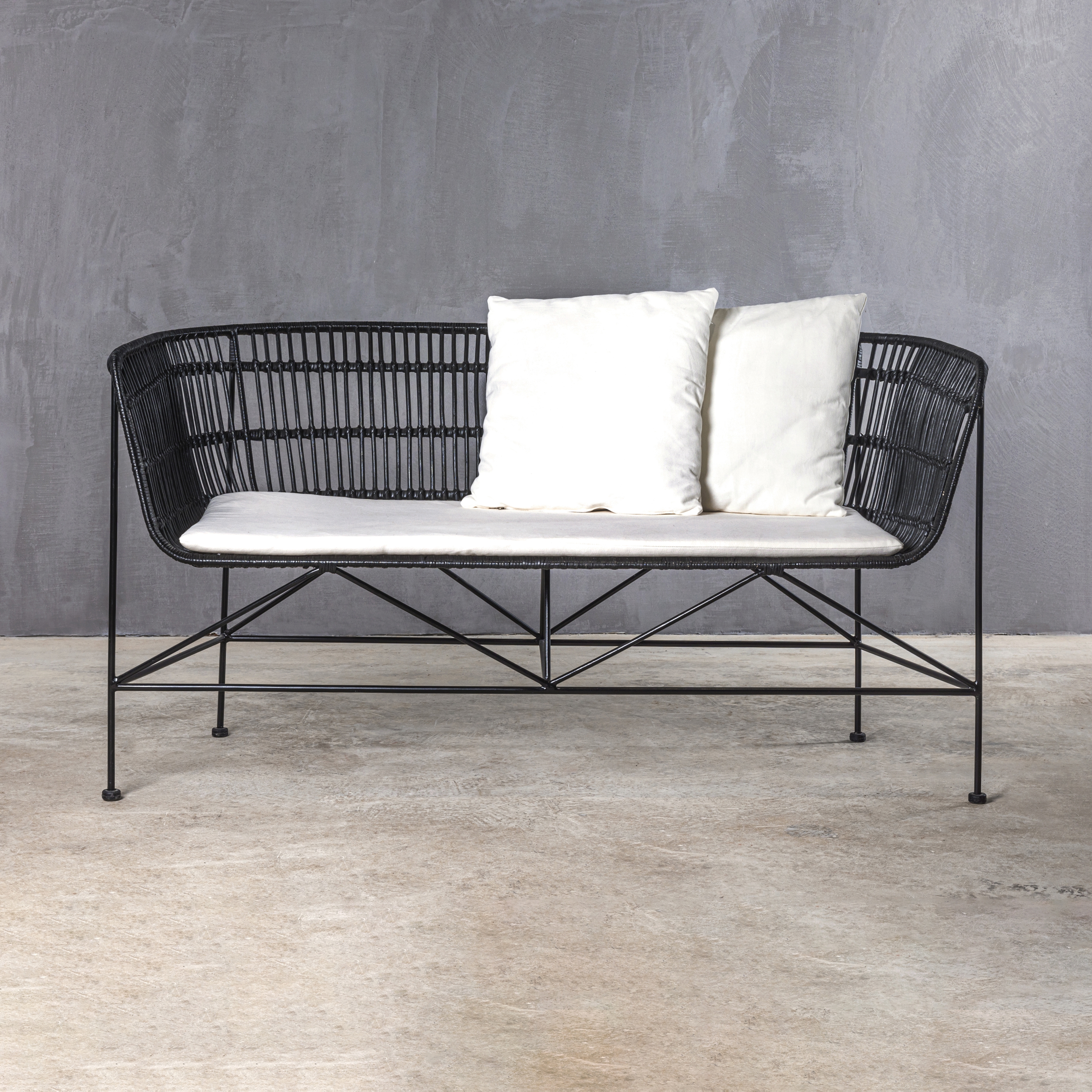 Afficher le produit Kanso | Wayland Sofa 138 Natural Rattan du fabricant Set Collection