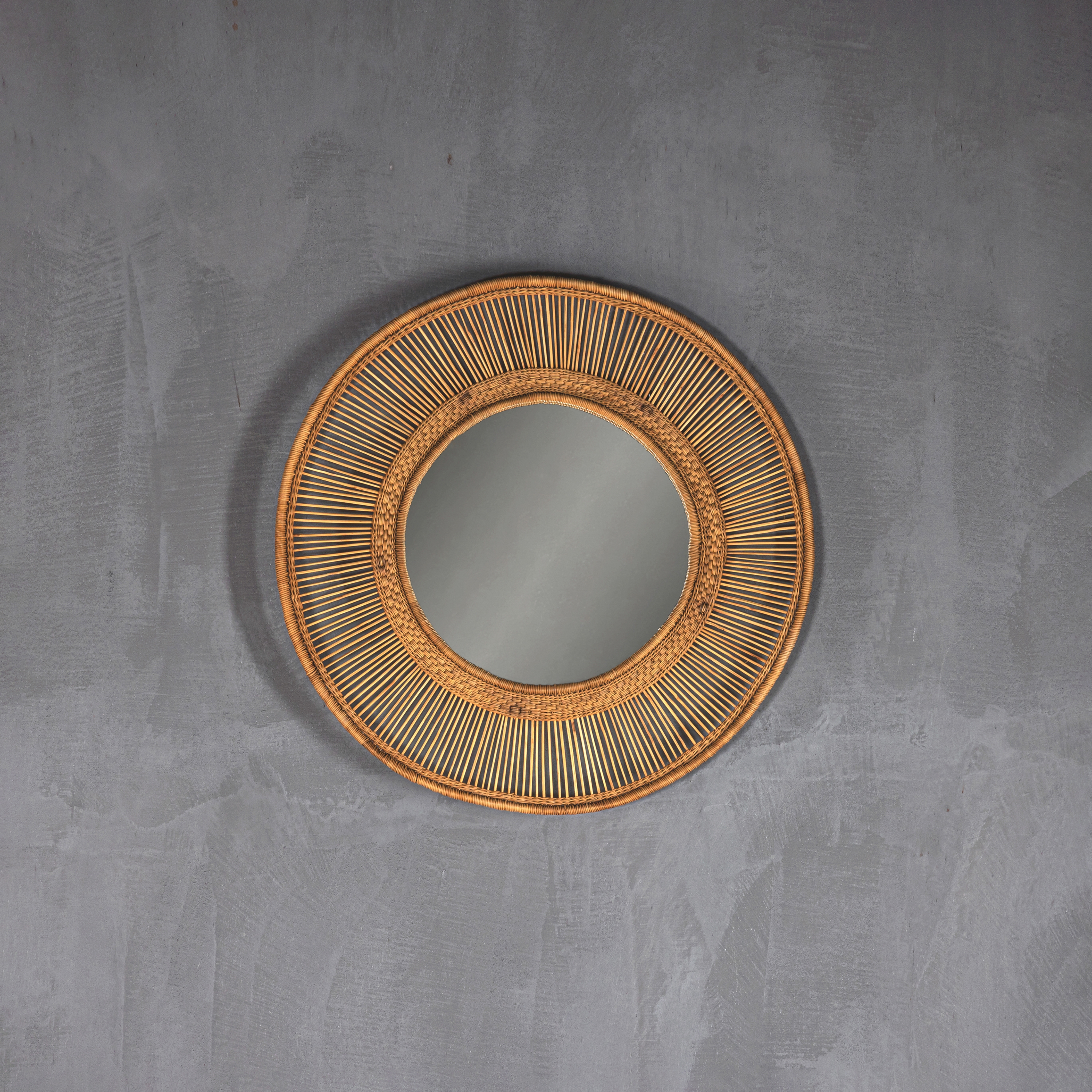 Display product Malawi | Mirror Round Natural Small from manufacturer Set Collection