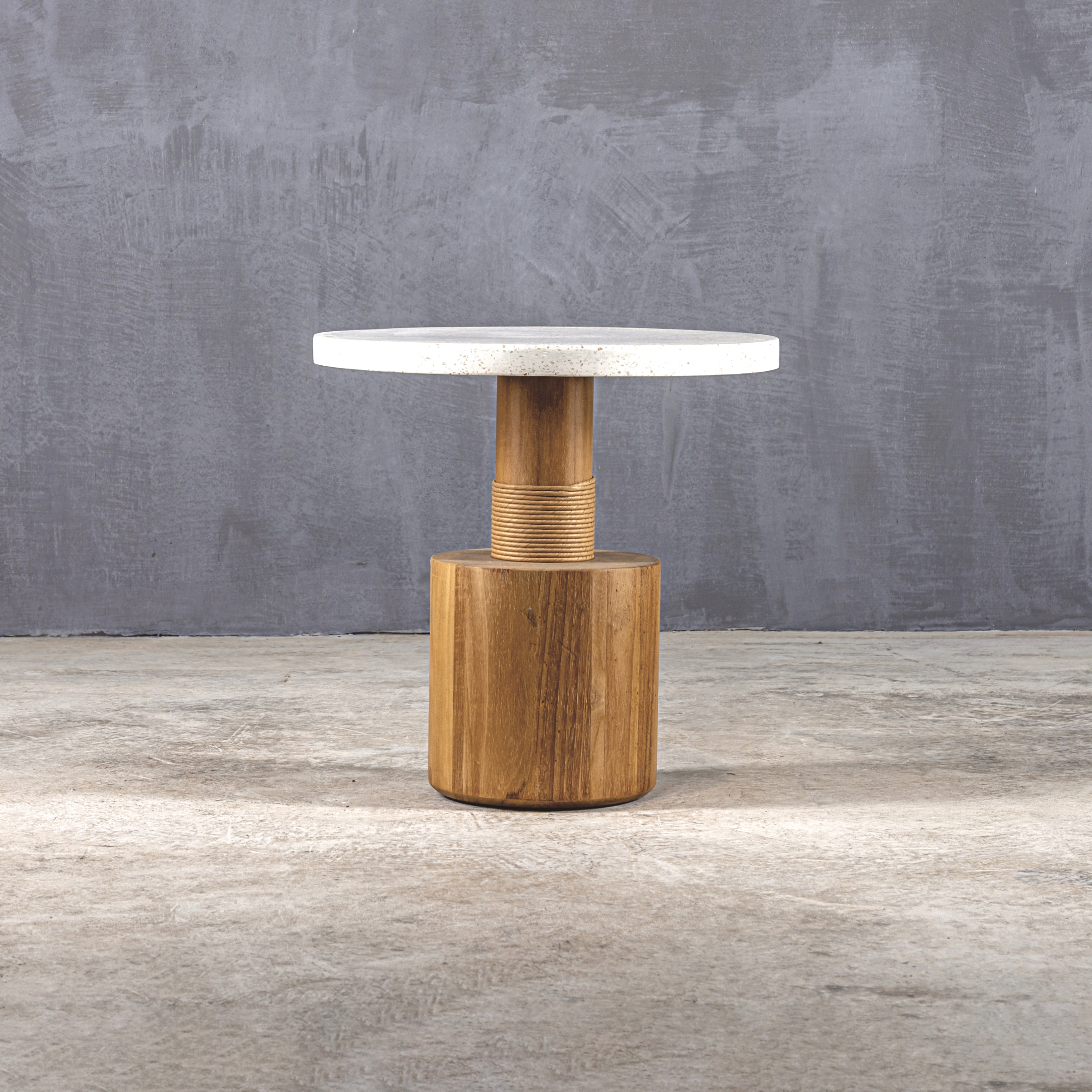 Mostrar el producto Slow | Terrazzo 48 Teak Side Table del fabricante Set Collection
