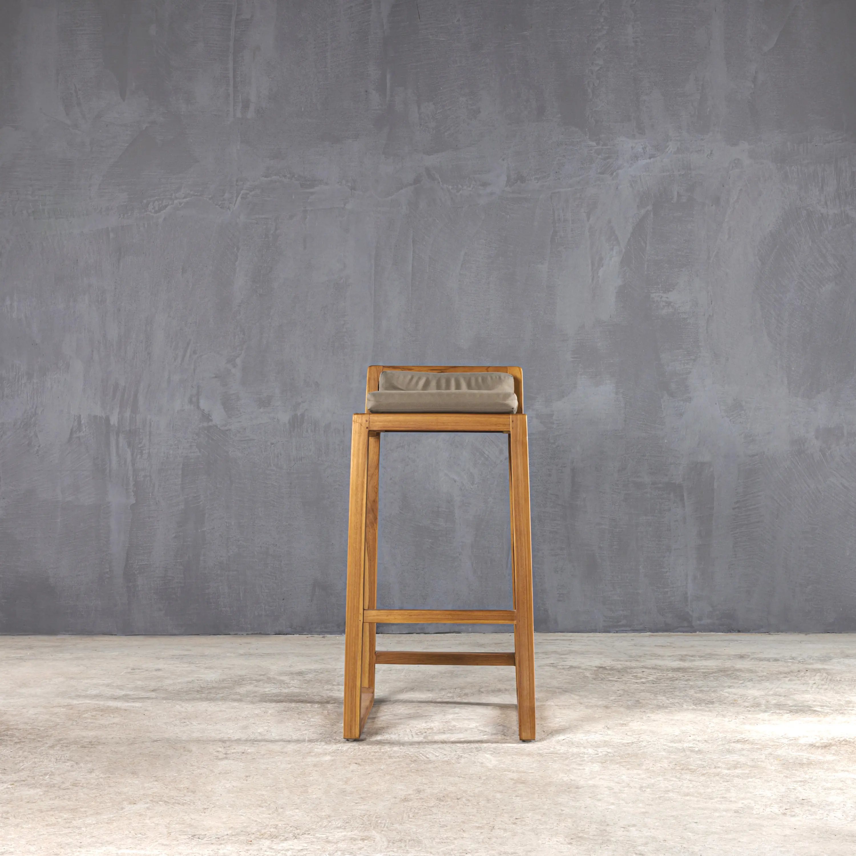 Set Collection - Slow | Sled Barstool Teak