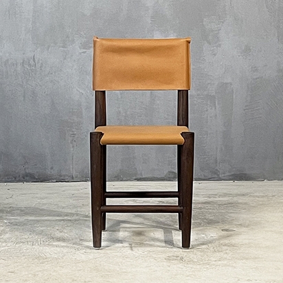 Mostra il prodotto Slow Reclaimed | The Chandi Chair Leather Teak del produttore Set Collection