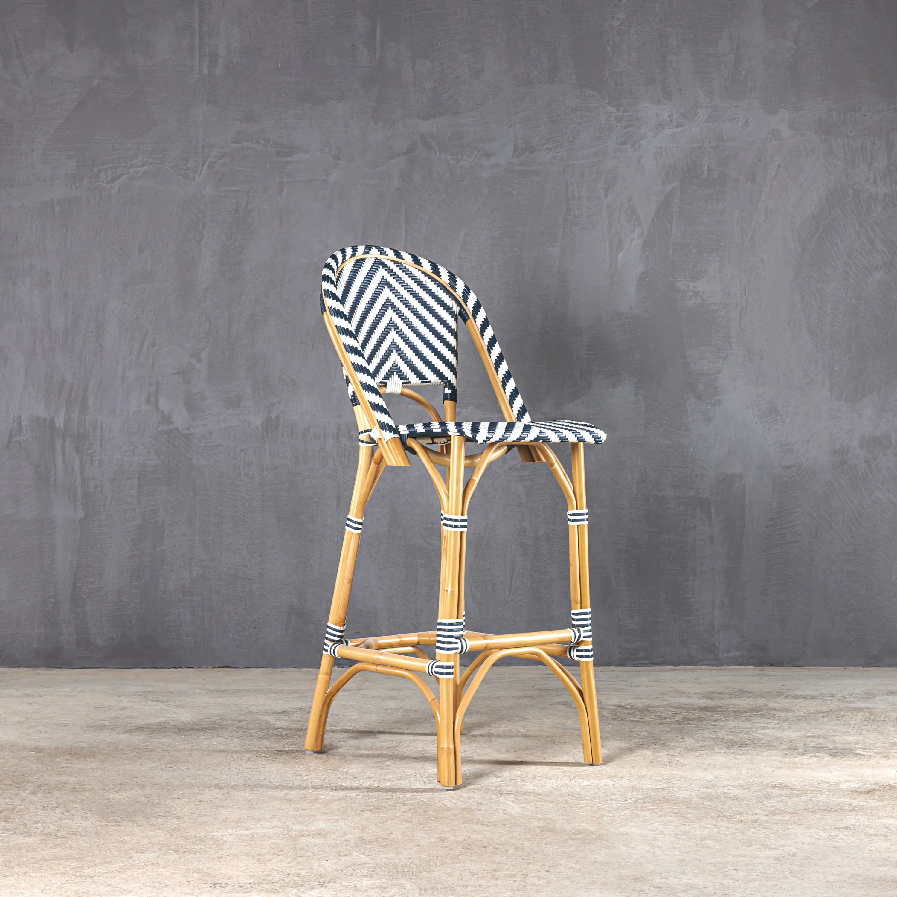 Set Collection - Kanso | Apollo 73 Barstool Black / White